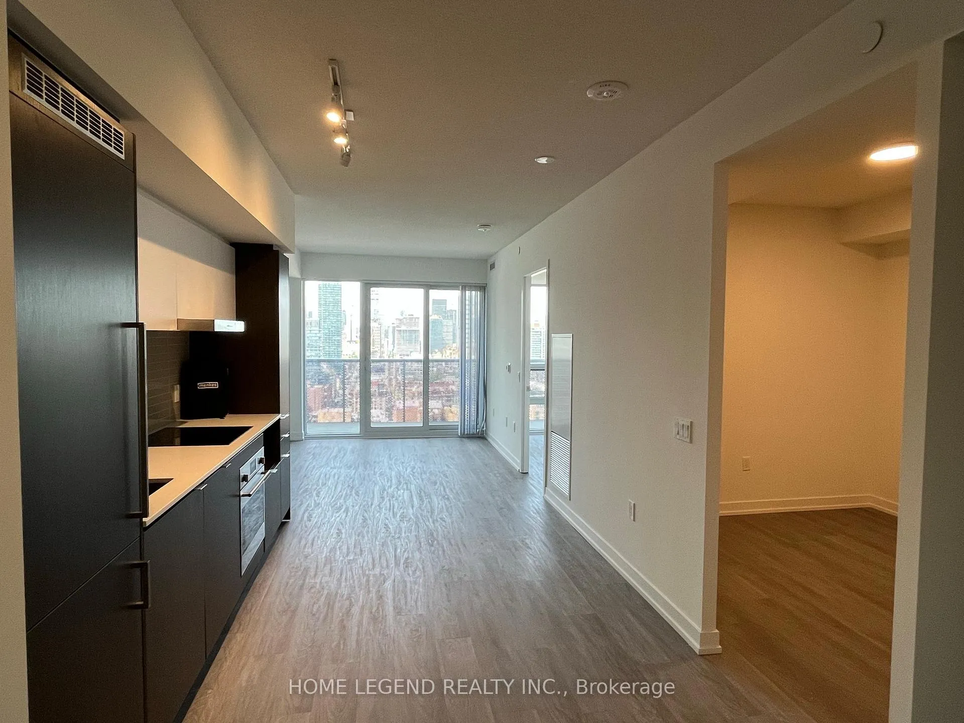 Photo 9 of Unit 2702, 55 Cooper Street, Toronto, Waterfront Communities — HOMEH
