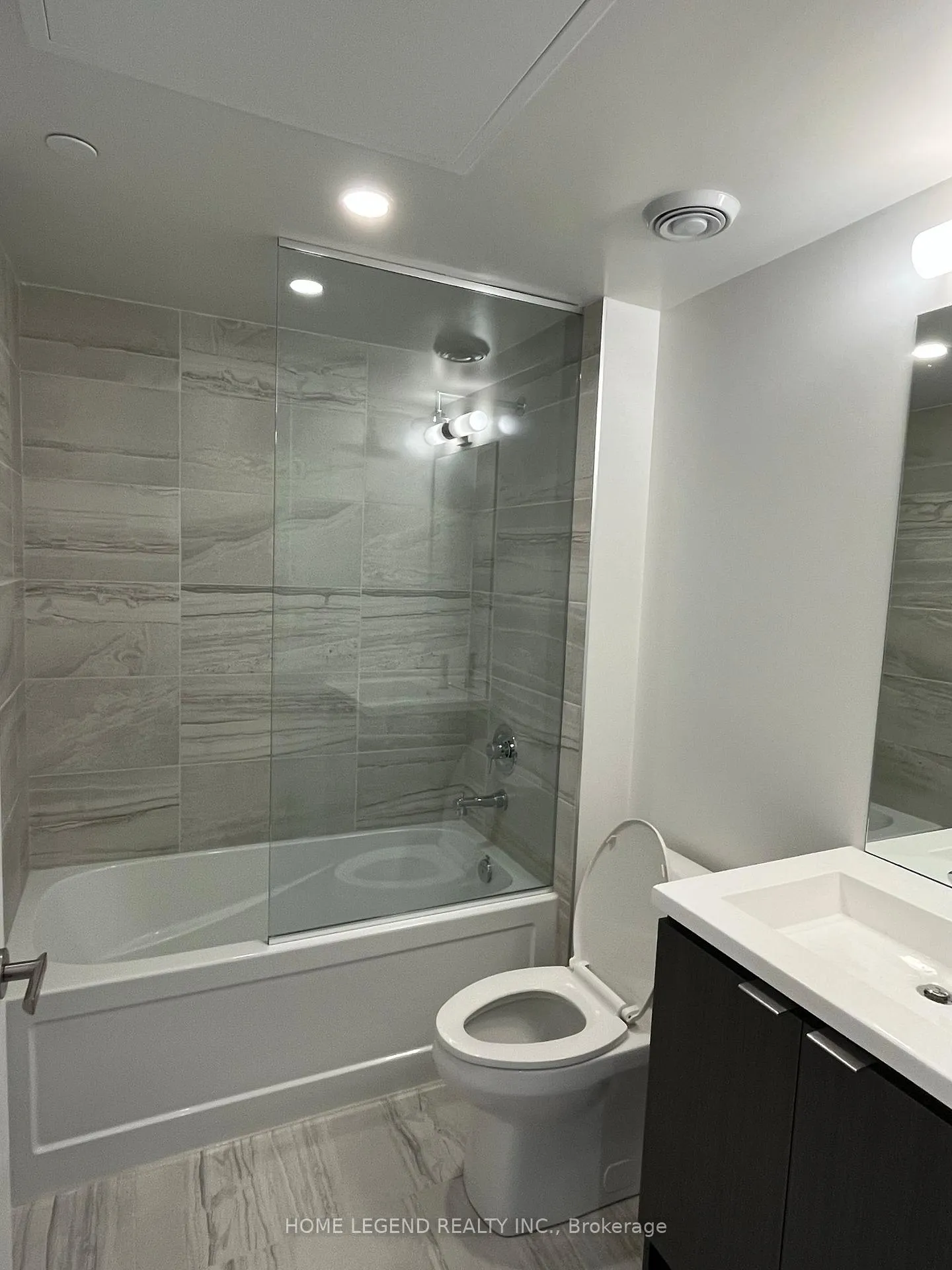 Photo 15 of Unit 2702, 55 Cooper Street, Toronto, Waterfront Communities — HOMEH