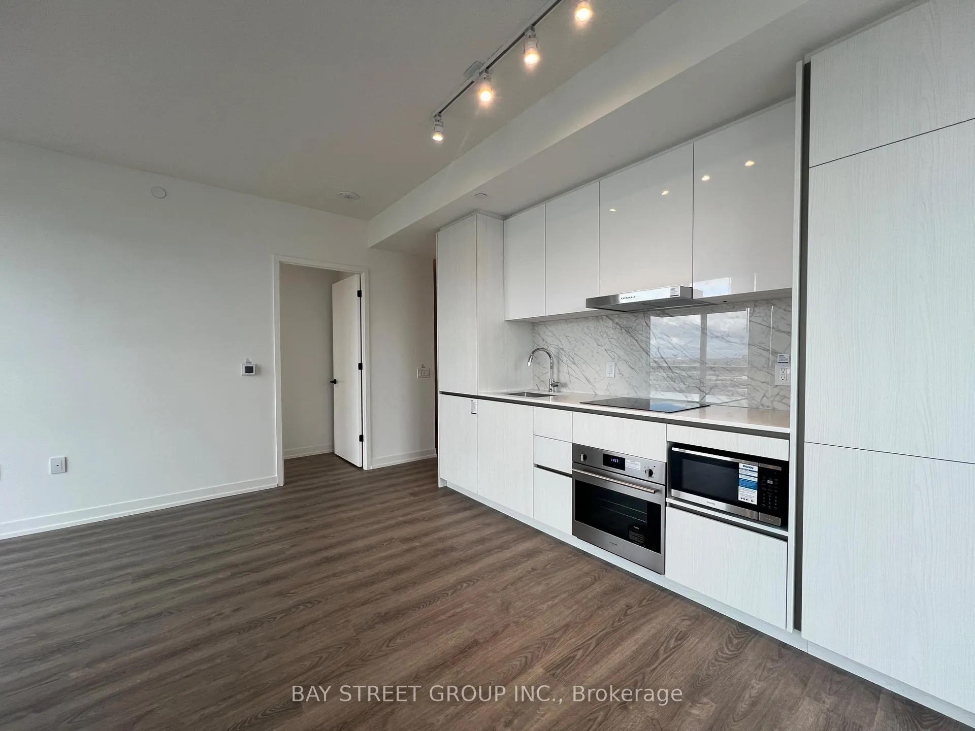 Photo 5 of Unit 2502, 8 Interchange Way, Vaughan, Vaughan Corporate Centre — HOMEH