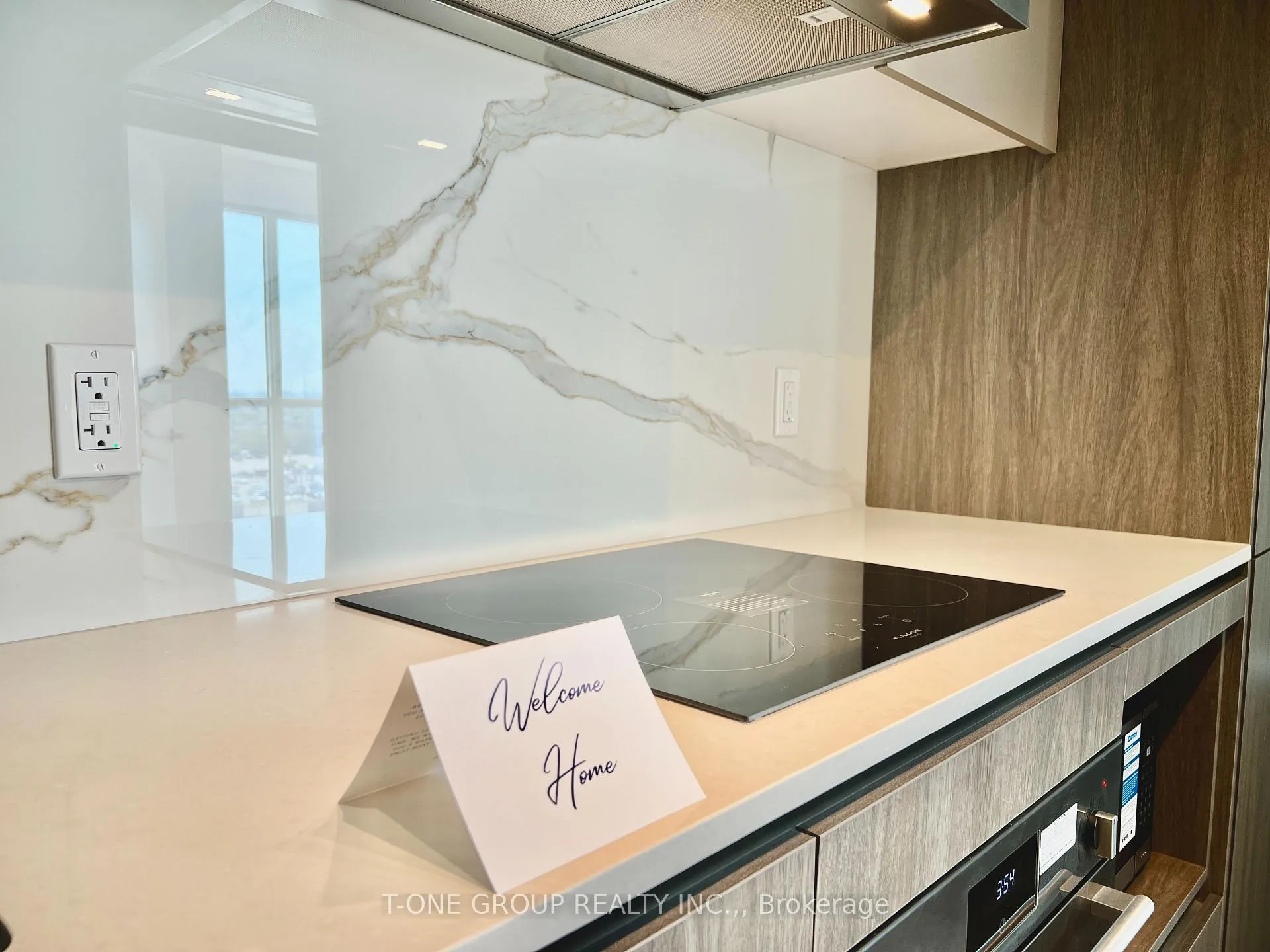 Photo 19 of Unit 812, 28 Interchange Way, Vaughan, Vaughan Corporate Centre — HOMEH