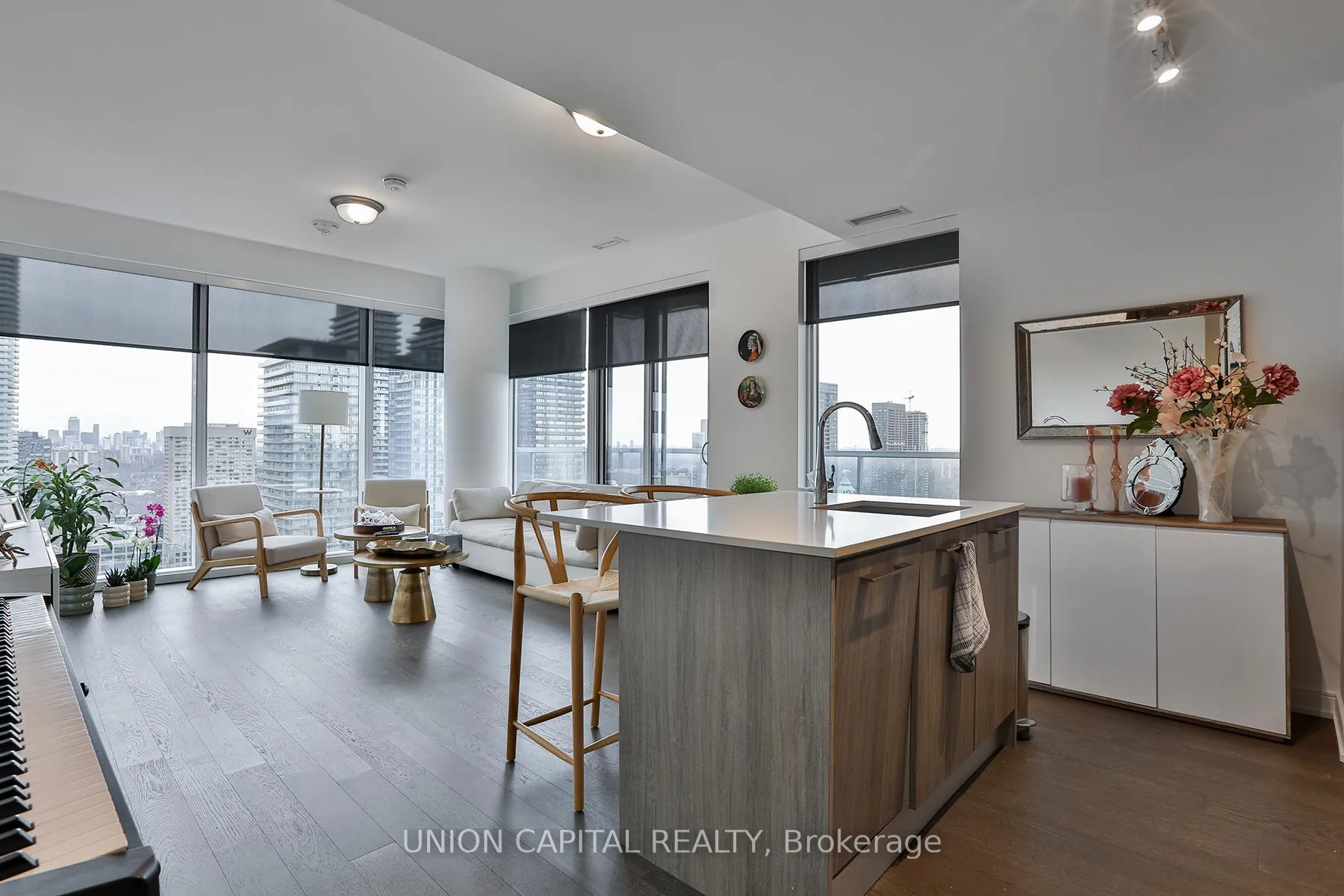 Photo 1 of Unit 4502, 3 Gloucester Street, Toronto, Church-Yonge Corridor — HOMEH