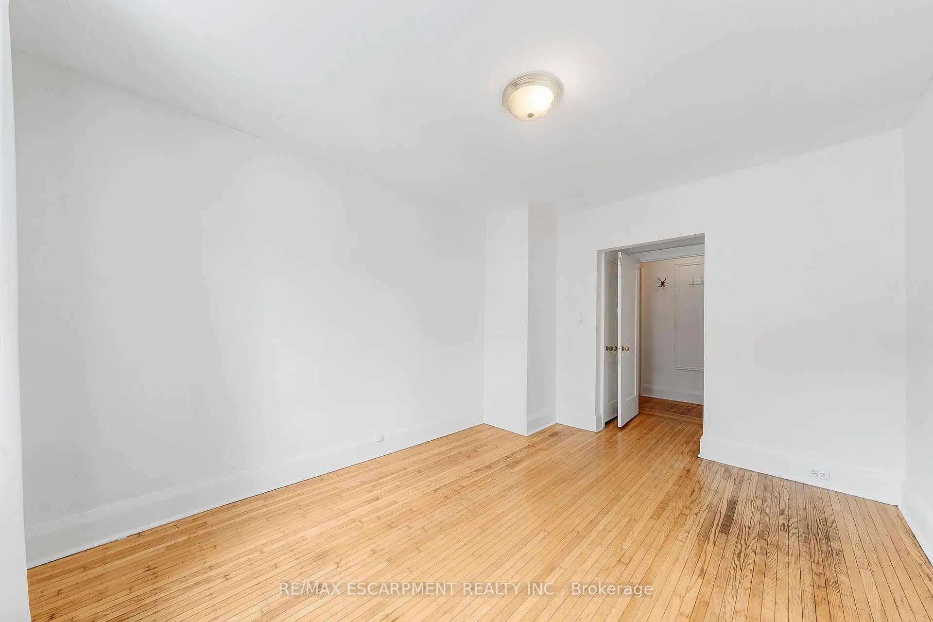 Photo 7 of Unit 2, 312 Aberdeen Avenue, Hamilton, Kirkendall — HOMEH
