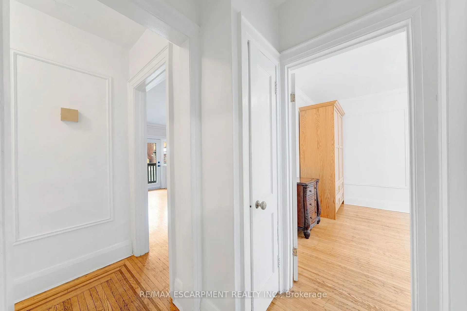 Photo 8 of Unit 2, 312 Aberdeen Avenue, Hamilton, Kirkendall — HOMEH