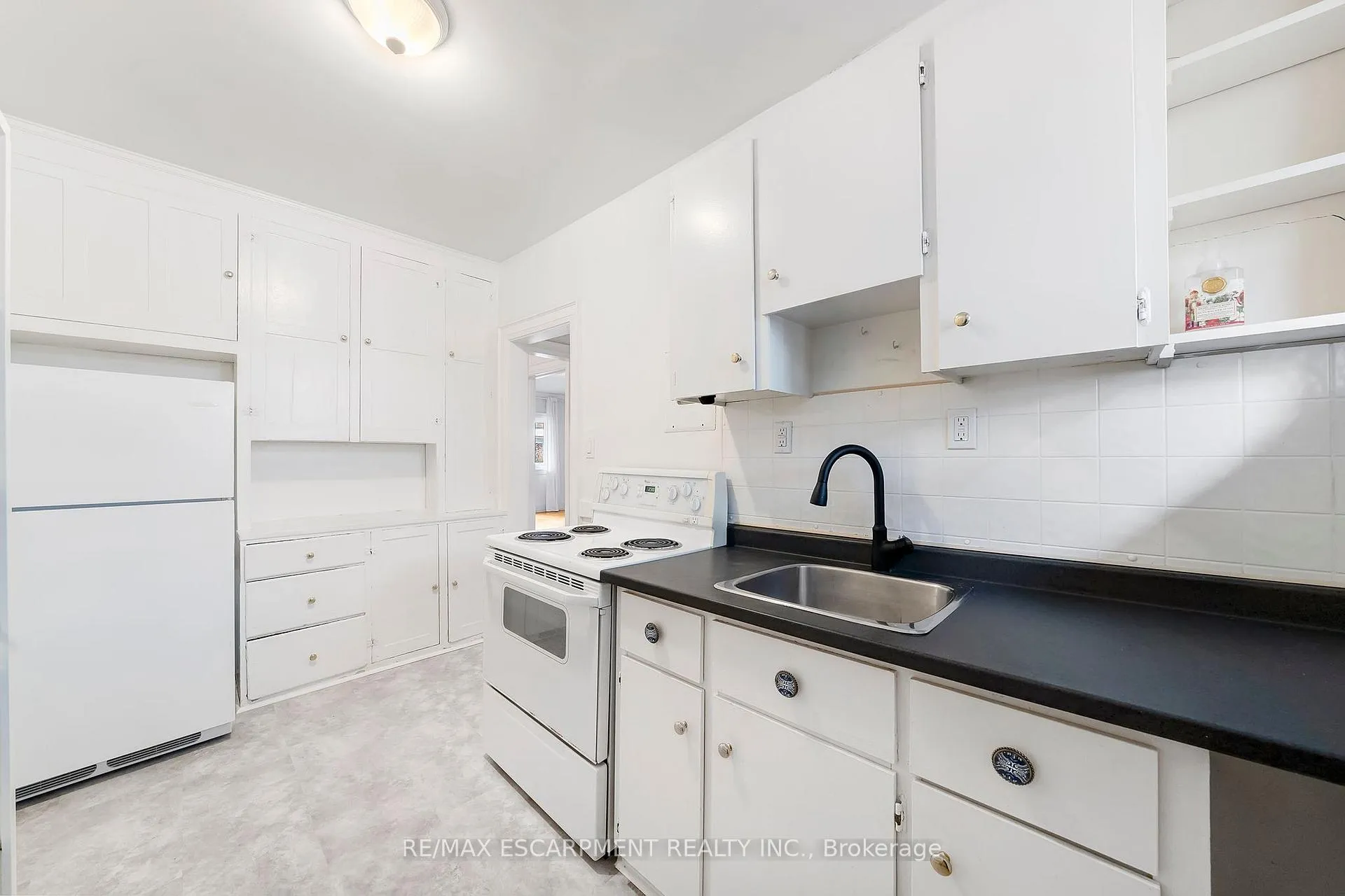 Photo 10 of Unit 2, 312 Aberdeen Avenue, Hamilton, Kirkendall — HOMEH