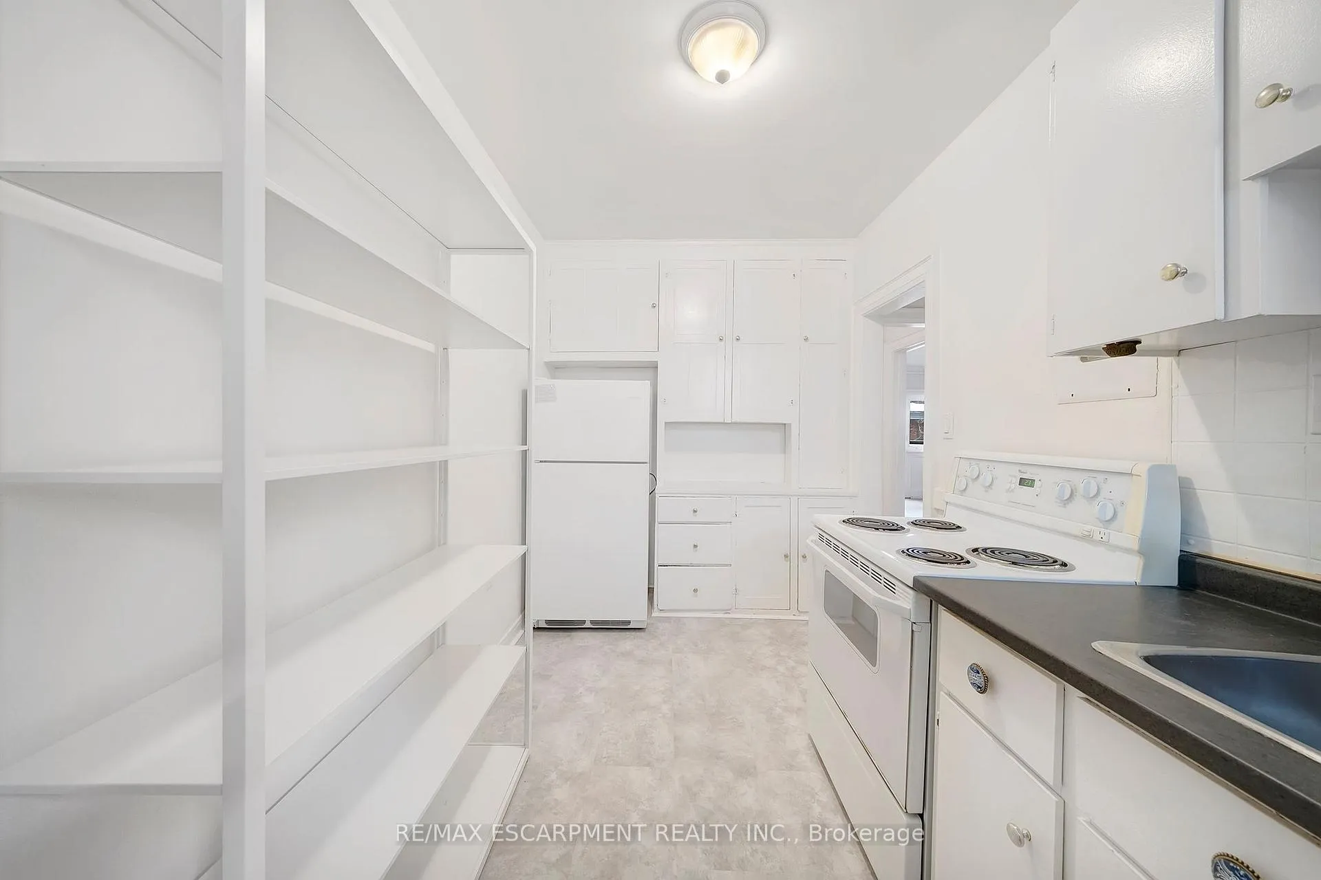 Photo 11 of Unit 2, 312 Aberdeen Avenue, Hamilton, Kirkendall — HOMEH