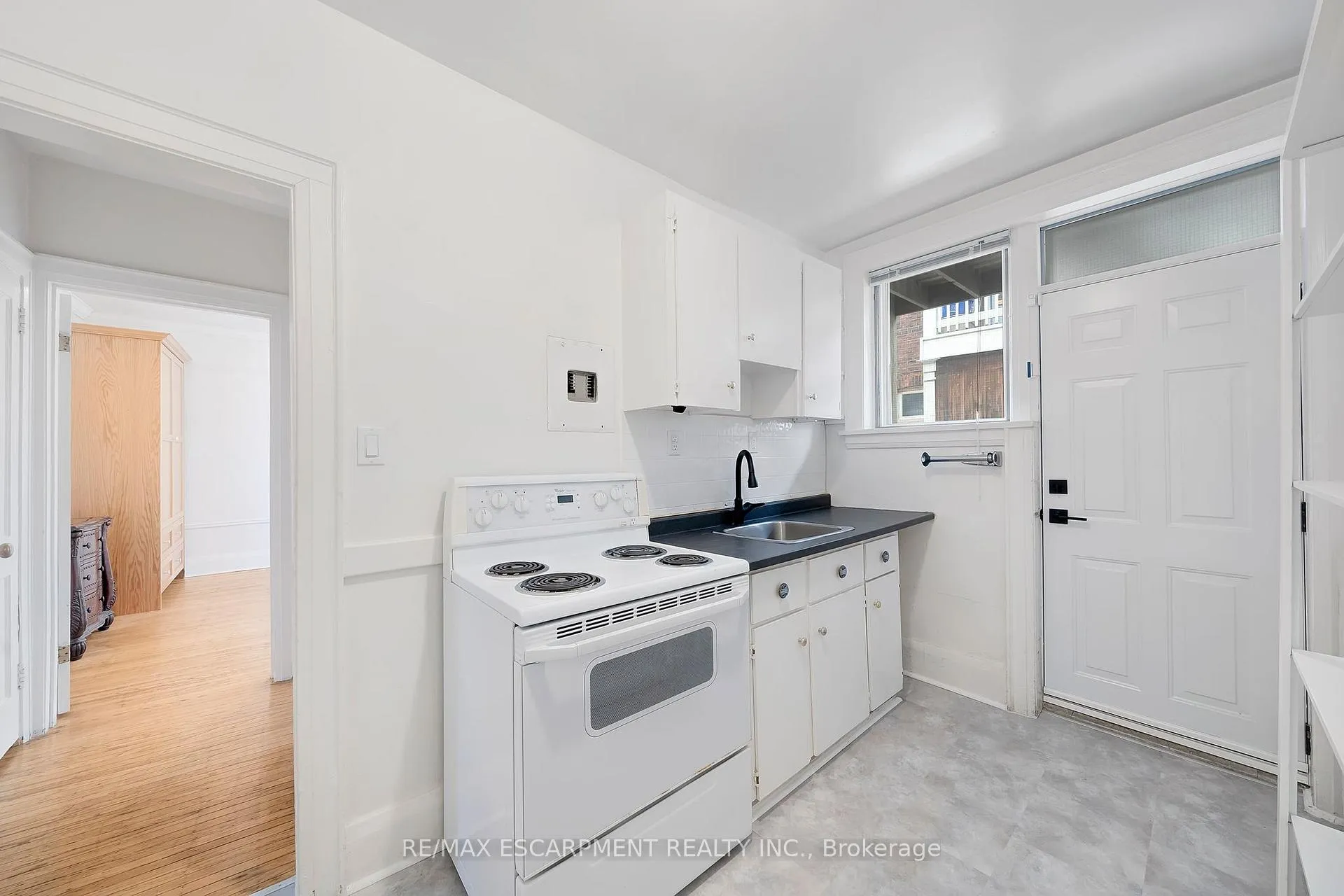 Photo 12 of Unit 2, 312 Aberdeen Avenue, Hamilton, Kirkendall — HOMEH