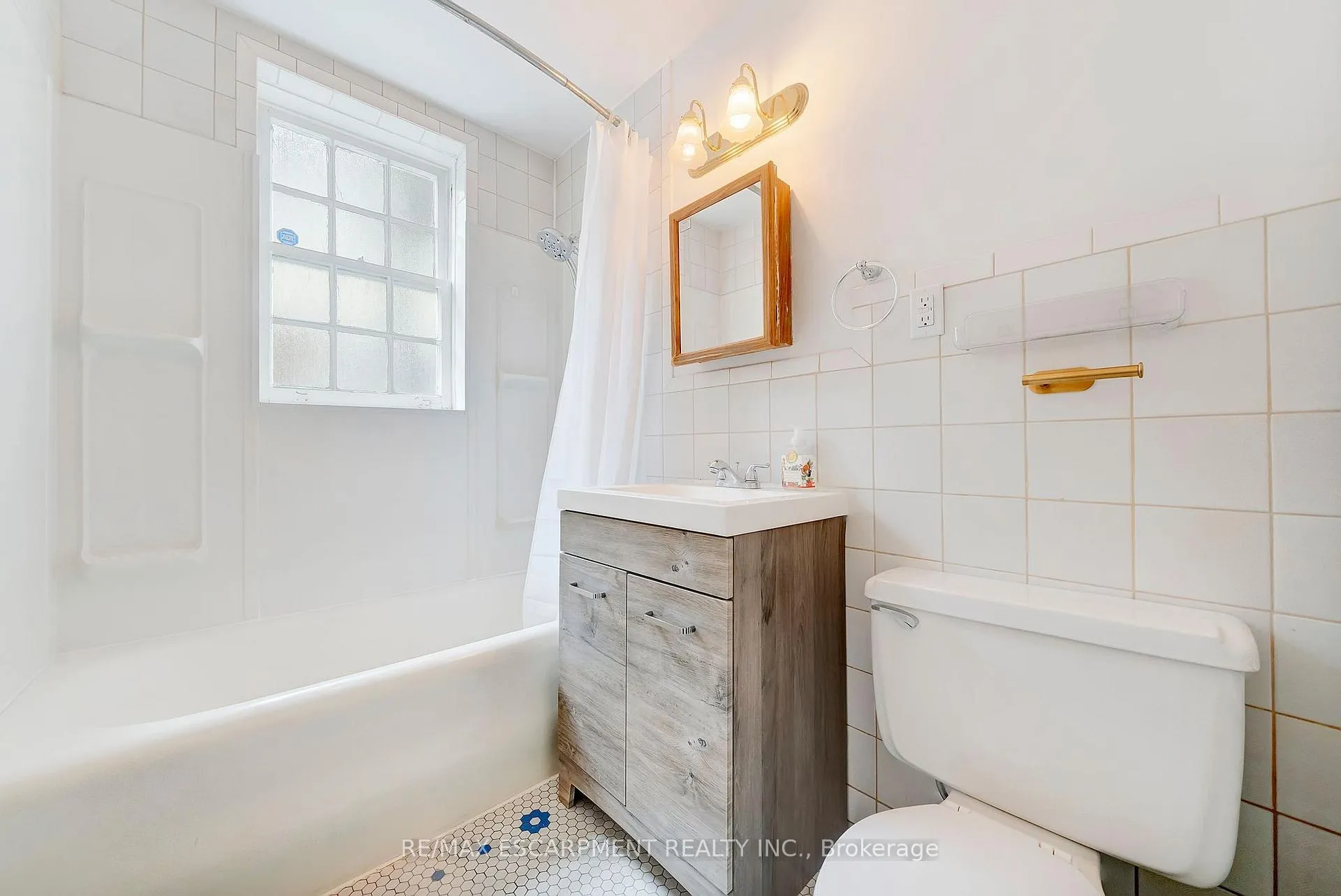 Photo 15 of Unit 2, 312 Aberdeen Avenue, Hamilton, Kirkendall — HOMEH