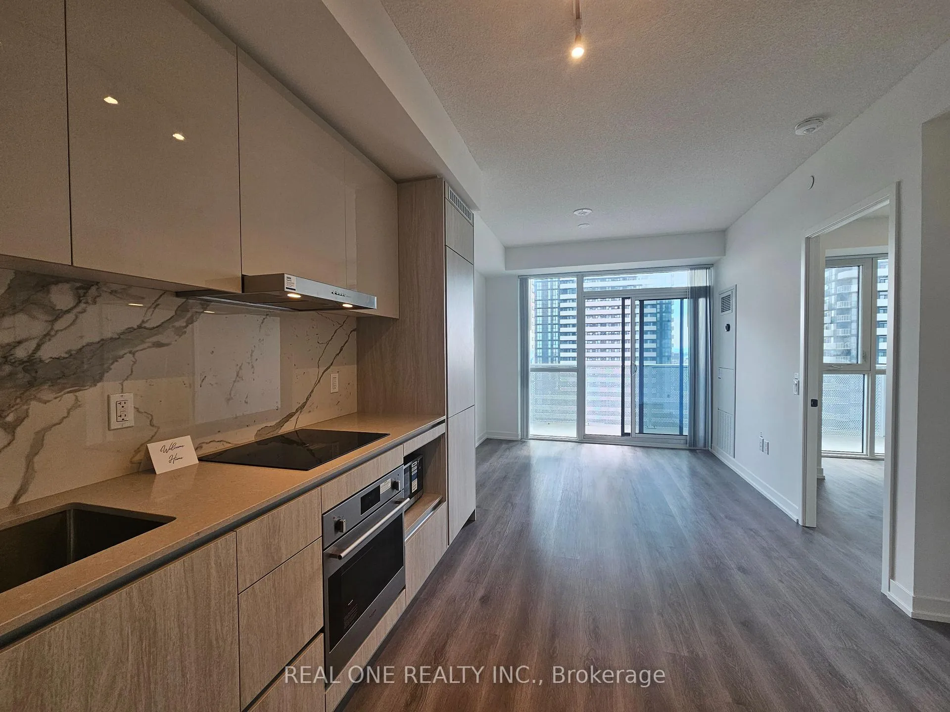 Photo 6 of Unit 1216, 28 Interchange Way, Vaughan, Vaughan Corporate Centre — HOMEH