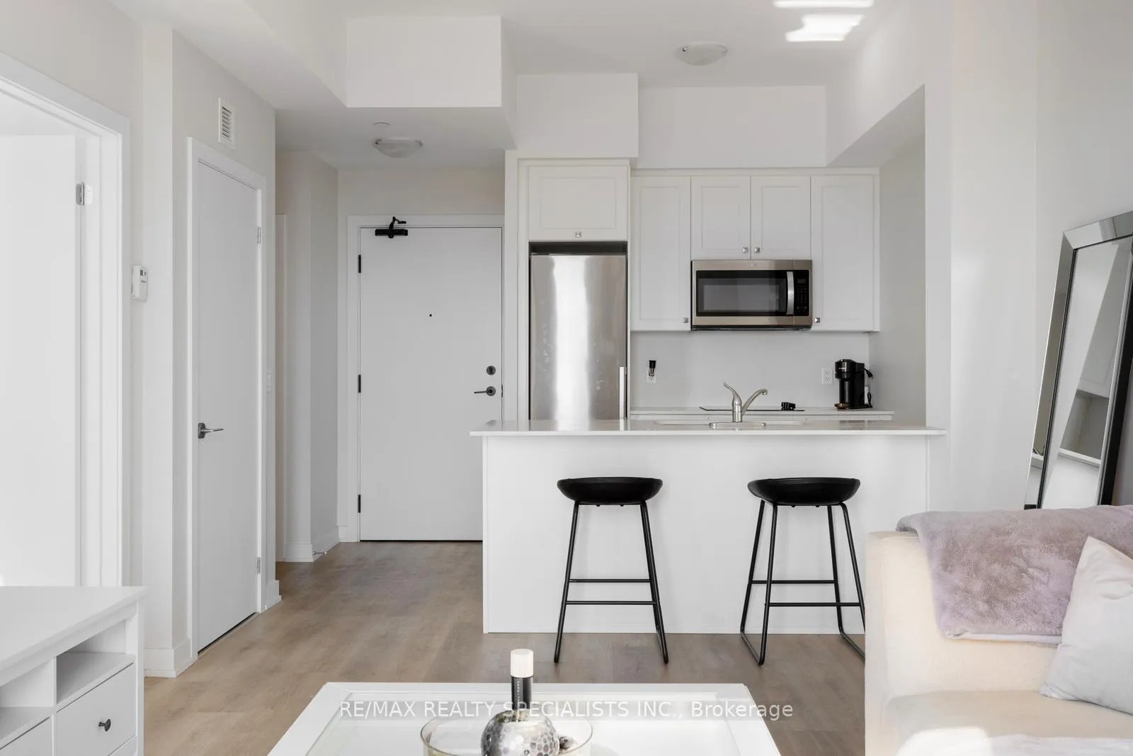 Photo 6 of Unit 619, 600 North Service Road, Hamilton, Stoney Creek — HOMEH