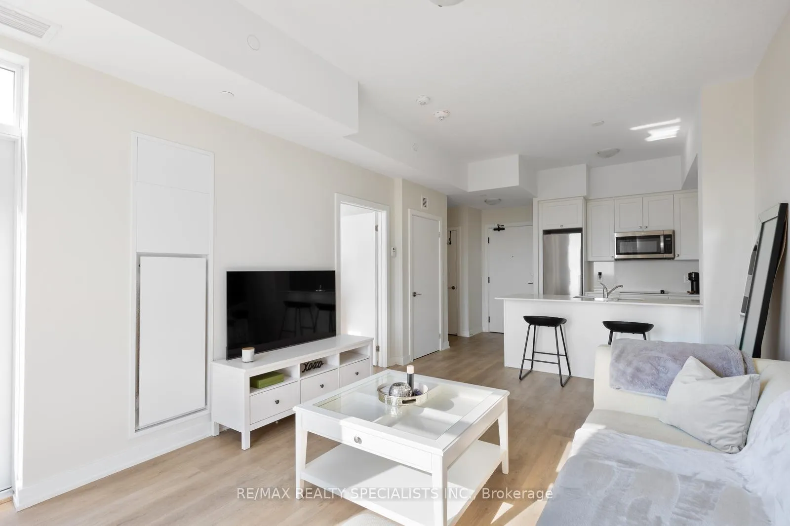 Photo 7 of Unit 619, 600 North Service Road, Hamilton, Stoney Creek — HOMEH