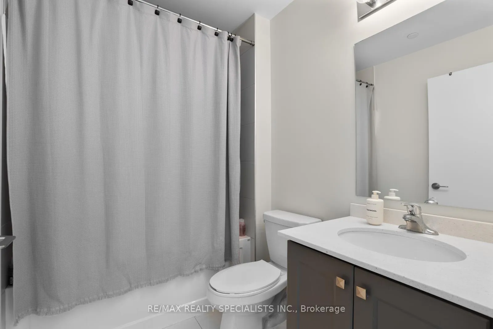 Photo 14 of Unit 619, 600 North Service Road, Hamilton, Stoney Creek — HOMEH