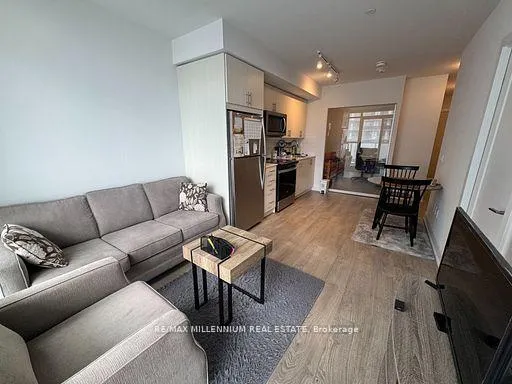 Front of Unit 1715, 2550 simcoe Street N