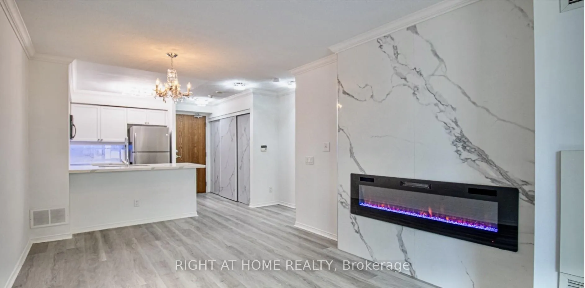 Photo 4 of Unit 214, 1863 Queen Street E, Toronto, The Beaches — HOMEH
