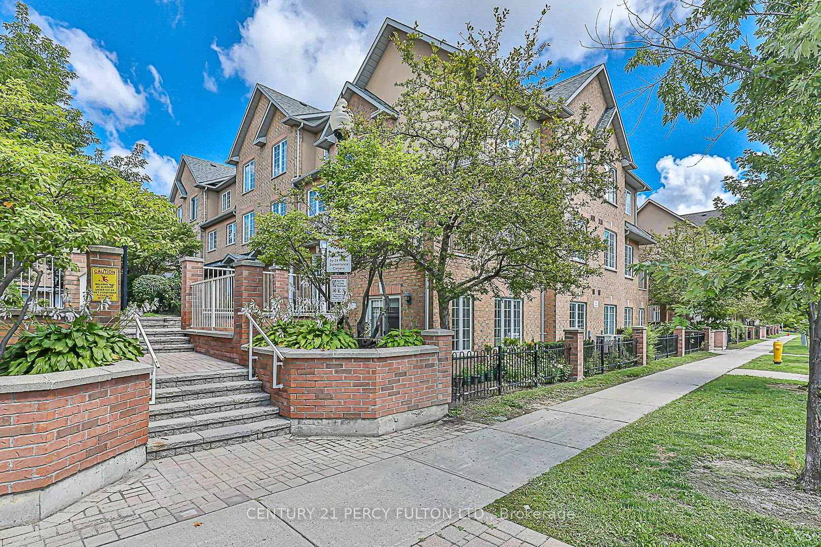 Photo 1 of Unit 1, 12 Cox Boulevard, Markham, Unionville — HOMEH