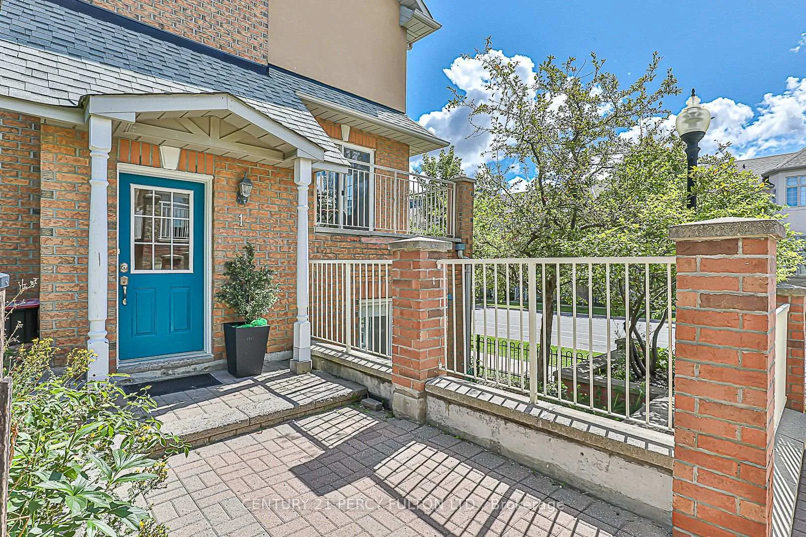 Photo 2 of Unit 1, 12 Cox Boulevard, Markham, Unionville — HOMEH