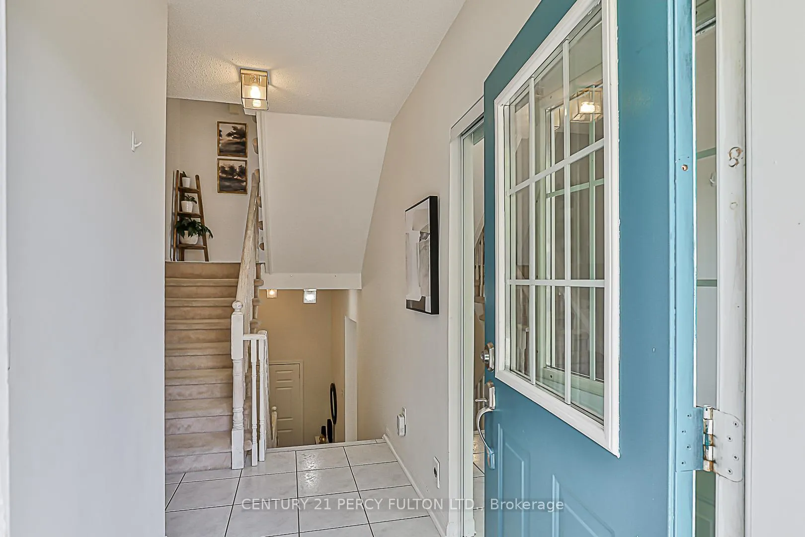Photo 3 of Unit 1, 12 Cox Boulevard, Markham, Unionville — HOMEH