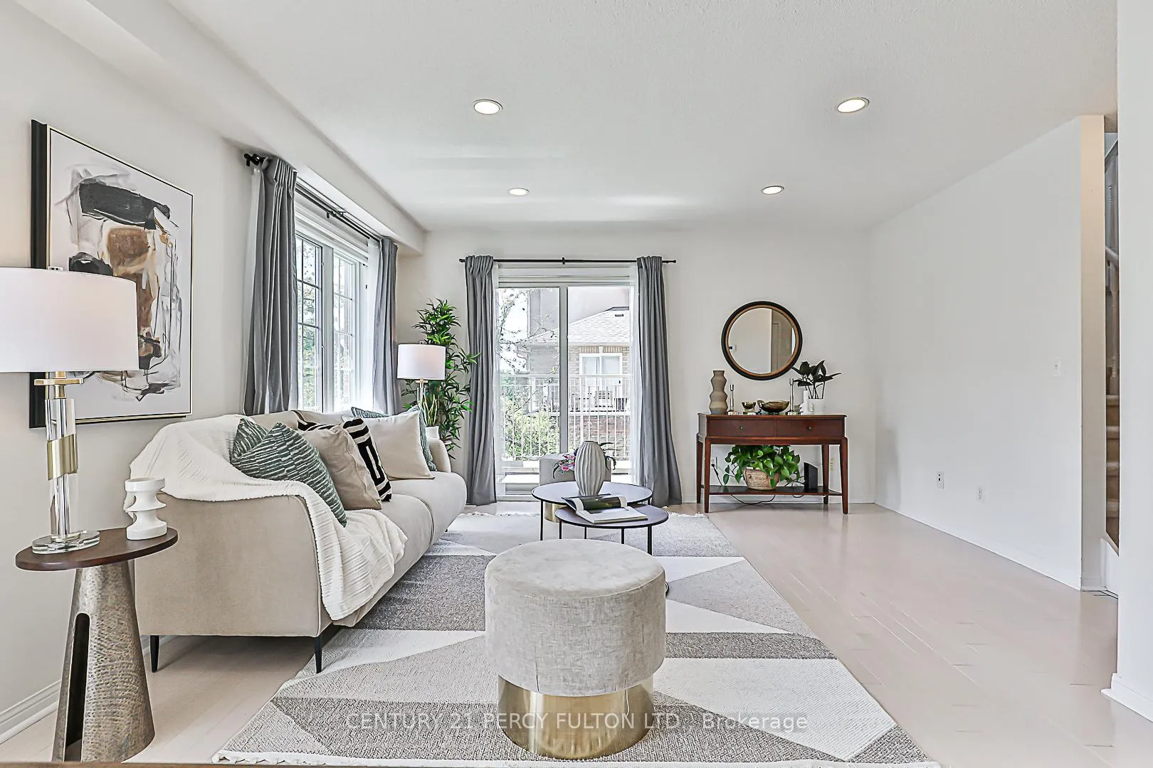 Photo 7 of Unit 1, 12 Cox Boulevard, Markham, Unionville — HOMEH