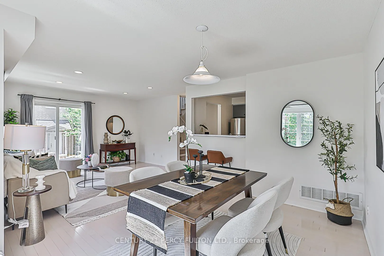 Photo 13 of Unit 1, 12 Cox Boulevard, Markham, Unionville — HOMEH