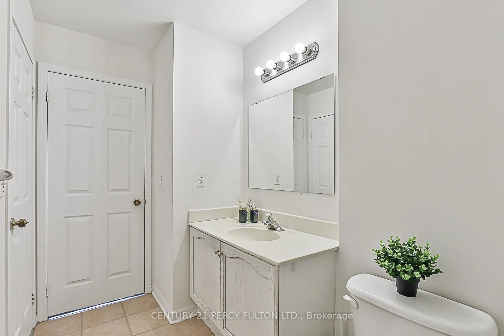 Photo 19 of Unit 1, 12 Cox Boulevard, Markham, Unionville — HOMEH