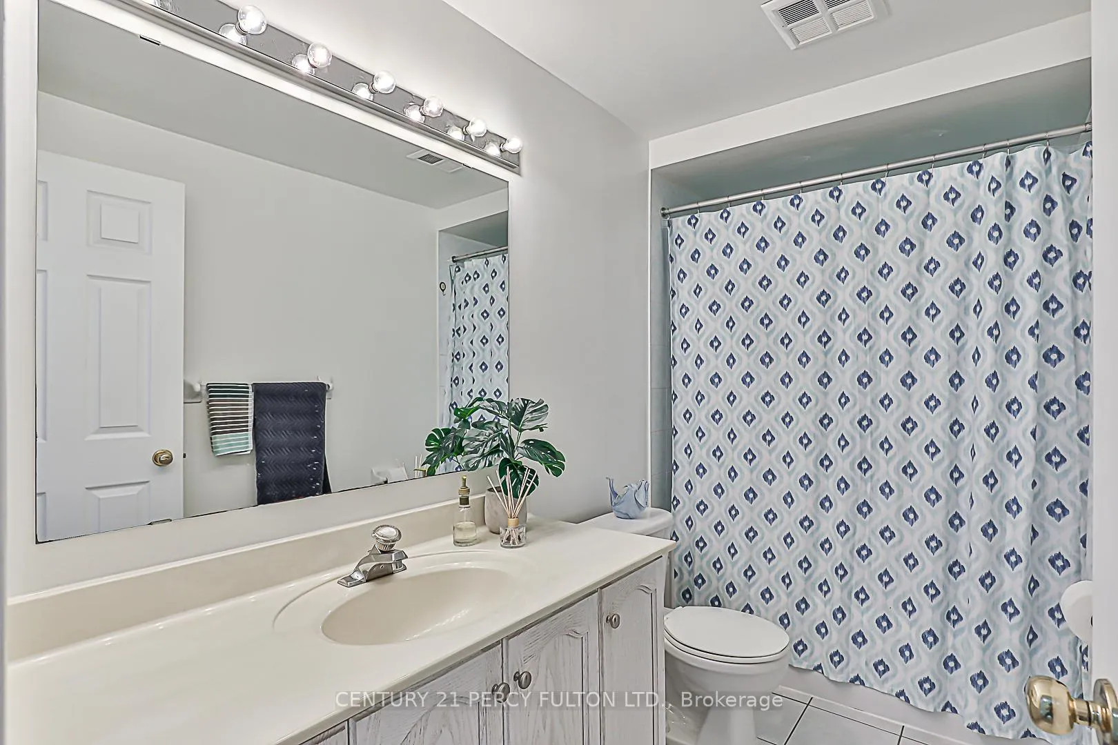 Photo 22 of Unit 1, 12 Cox Boulevard, Markham, Unionville — HOMEH