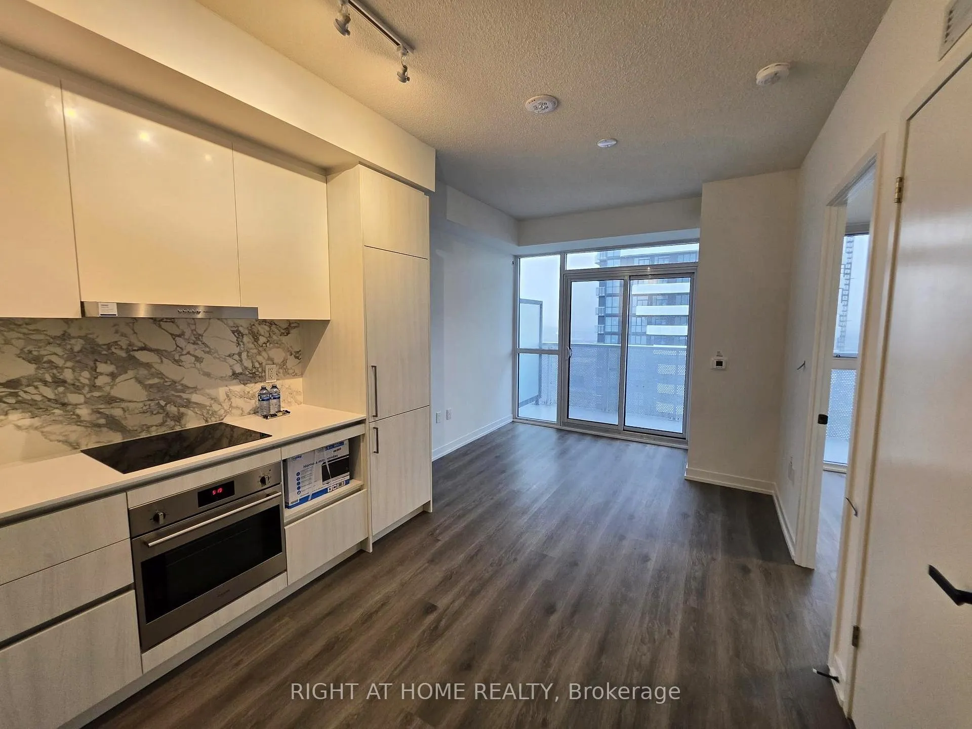 Photo 2 of Unit 4801, 225 Commerce Street, Vaughan, Vaughan Corporate Centre — HOMEH