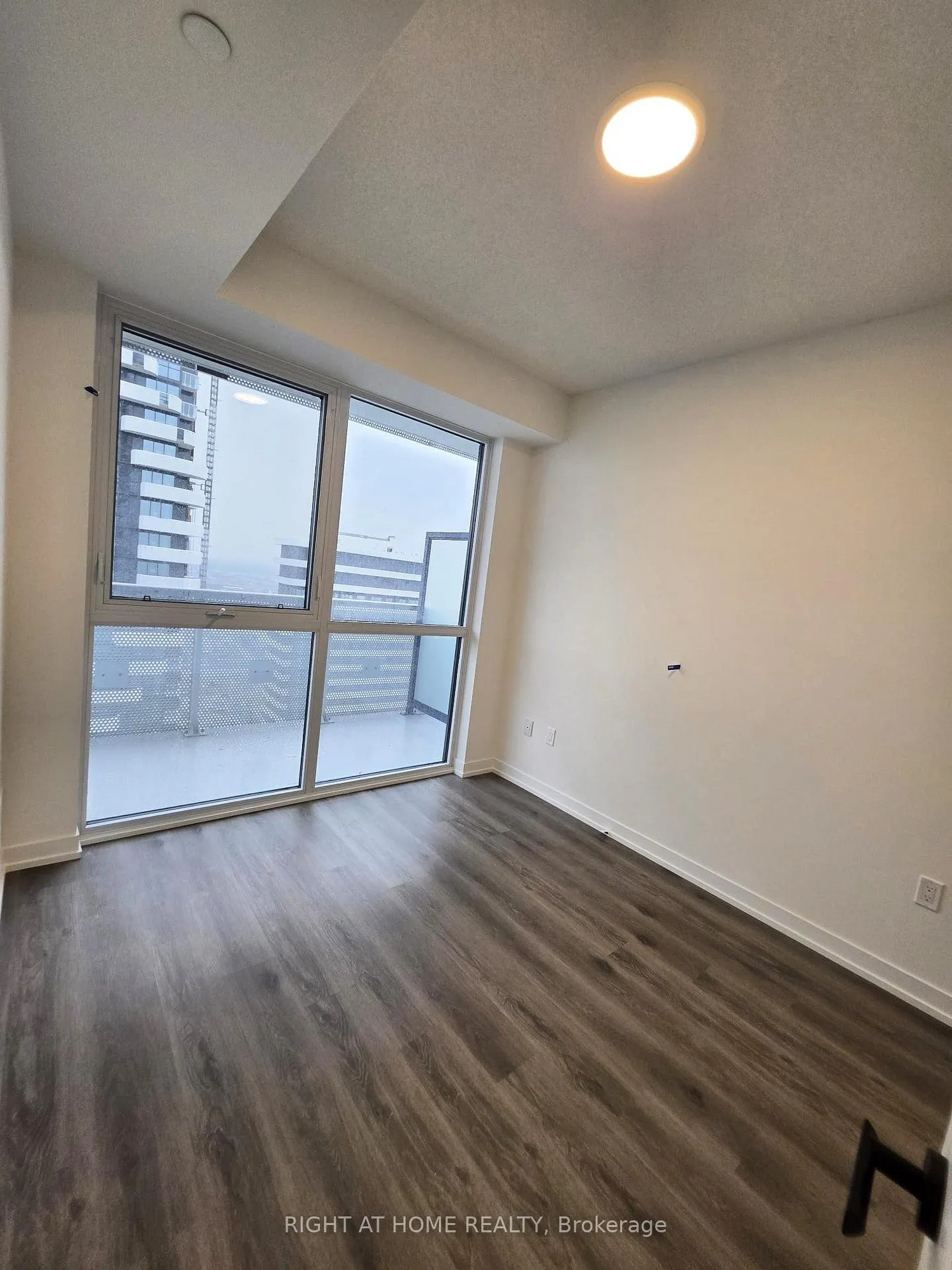 Photo 4 of Unit 4801, 225 Commerce Street, Vaughan, Vaughan Corporate Centre — HOMEH