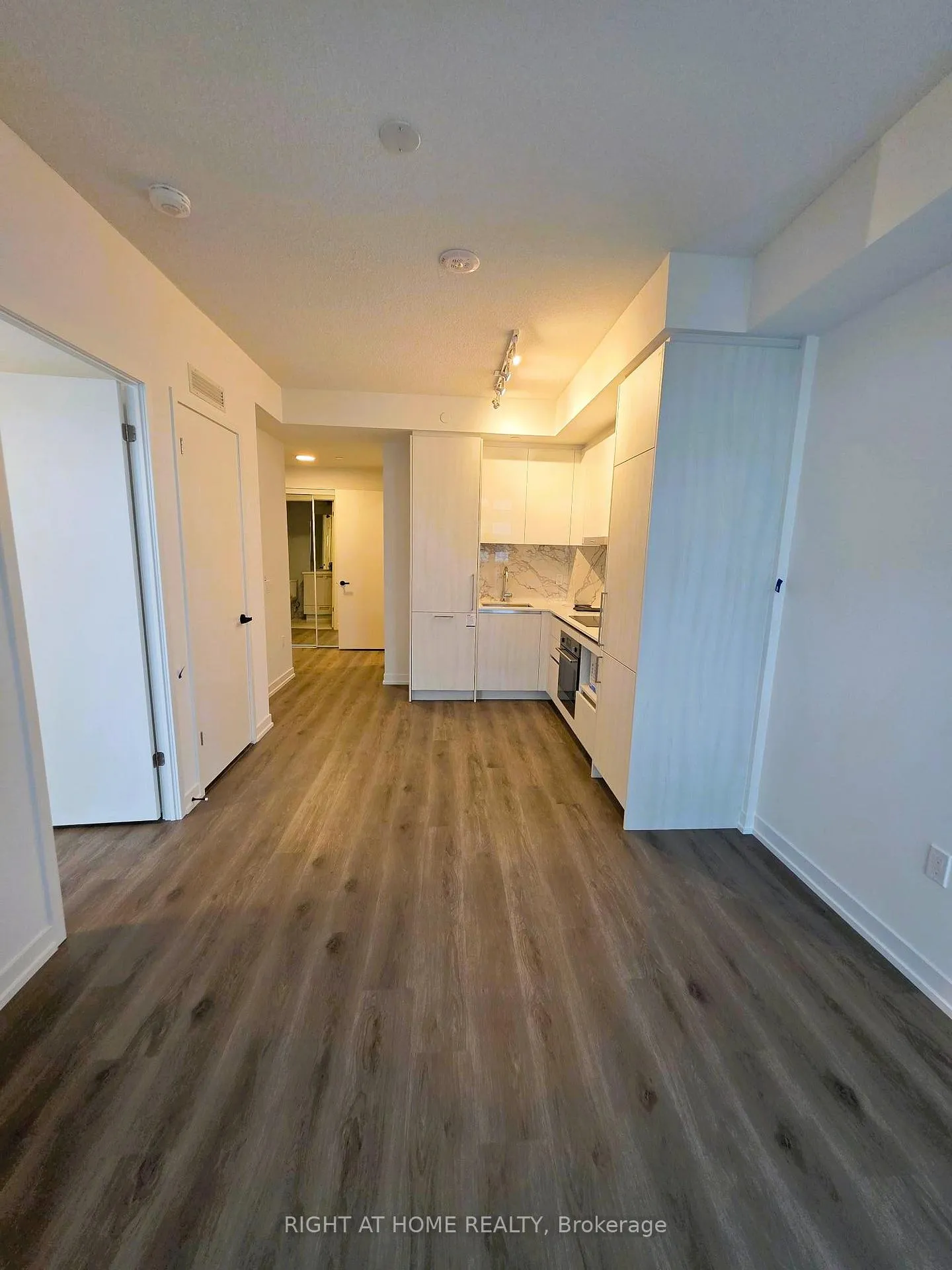 Photo 7 of Unit 4801, 225 Commerce Street, Vaughan, Vaughan Corporate Centre — HOMEH