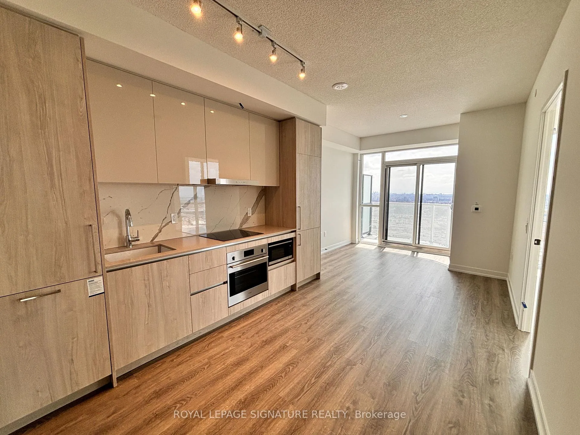 Photo 1 of Unit 5106, 195 Commerce Street, Vaughan, Vaughan Corporate Centre — HOMEH