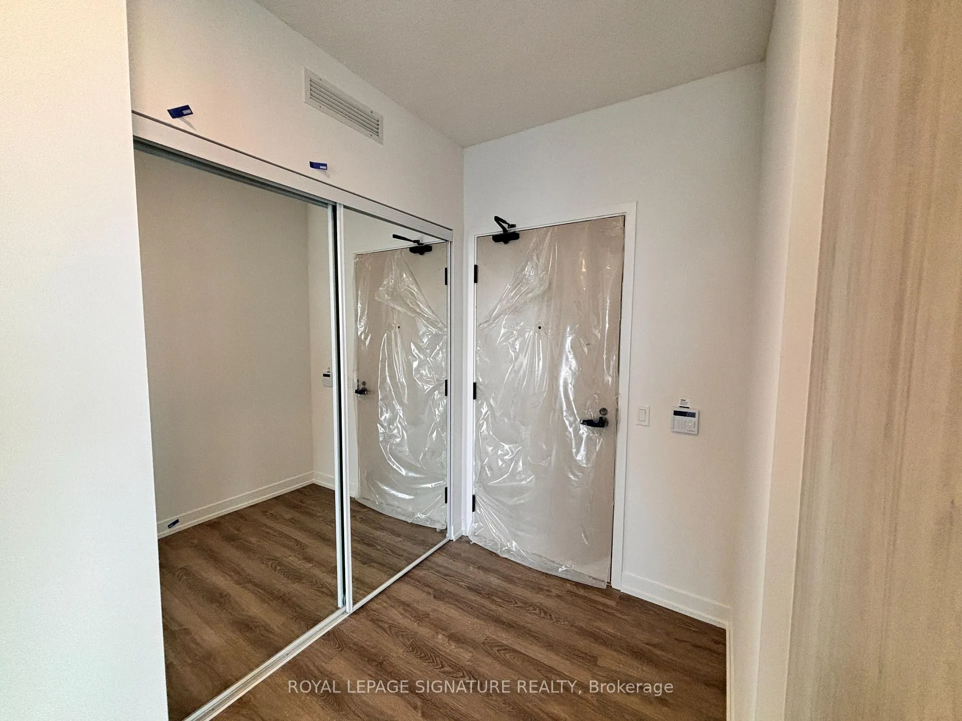 Photo 3 of Unit 5106, 195 Commerce Street, Vaughan, Vaughan Corporate Centre — HOMEH