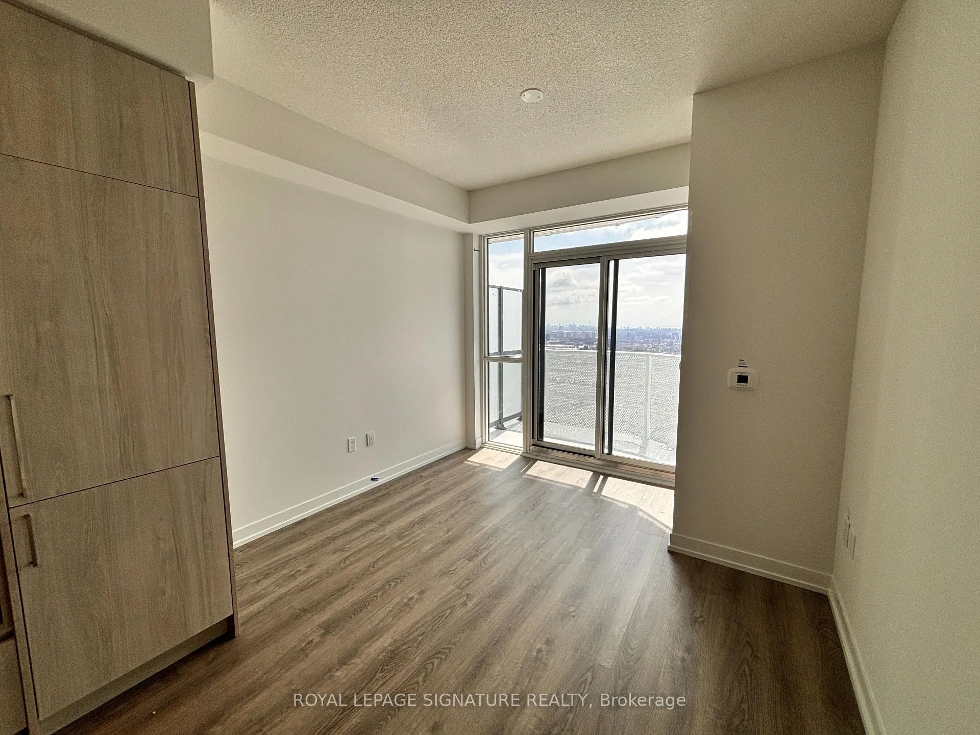 Photo 5 of Unit 5106, 195 Commerce Street, Vaughan, Vaughan Corporate Centre — HOMEH