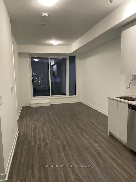 Photo 4 of Unit 504, 498 Caldari Road, Vaughan, Concord — HOMEH