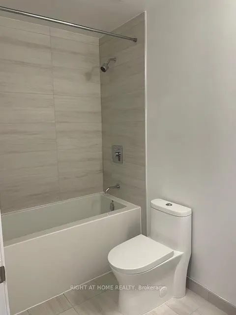 Photo 5 of Unit 504, 498 Caldari Road, Vaughan, Concord — HOMEH
