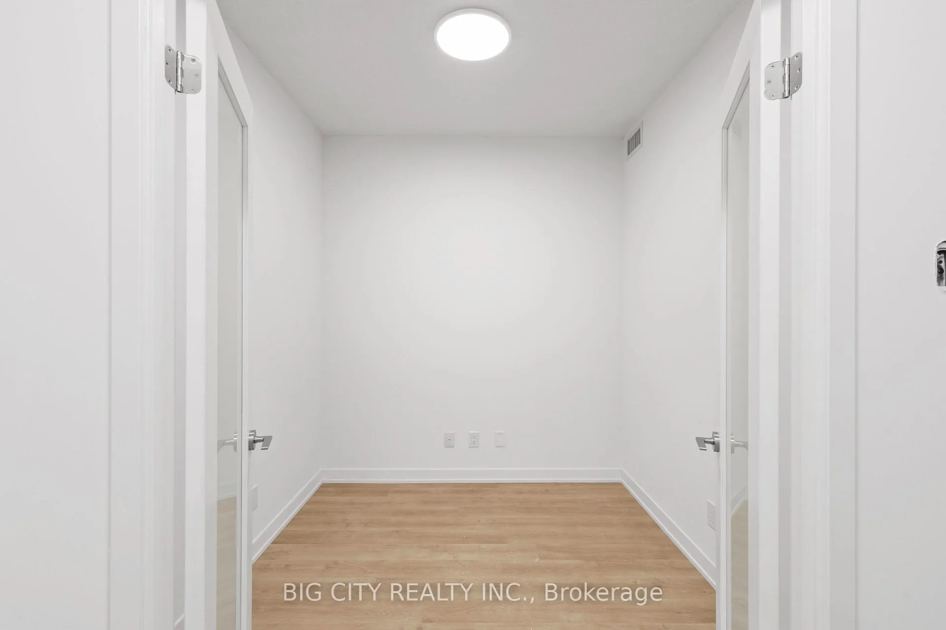 Photo 4 of Unit 603, 8119 Birchmount Road, Markham, Unionville — HOMEH