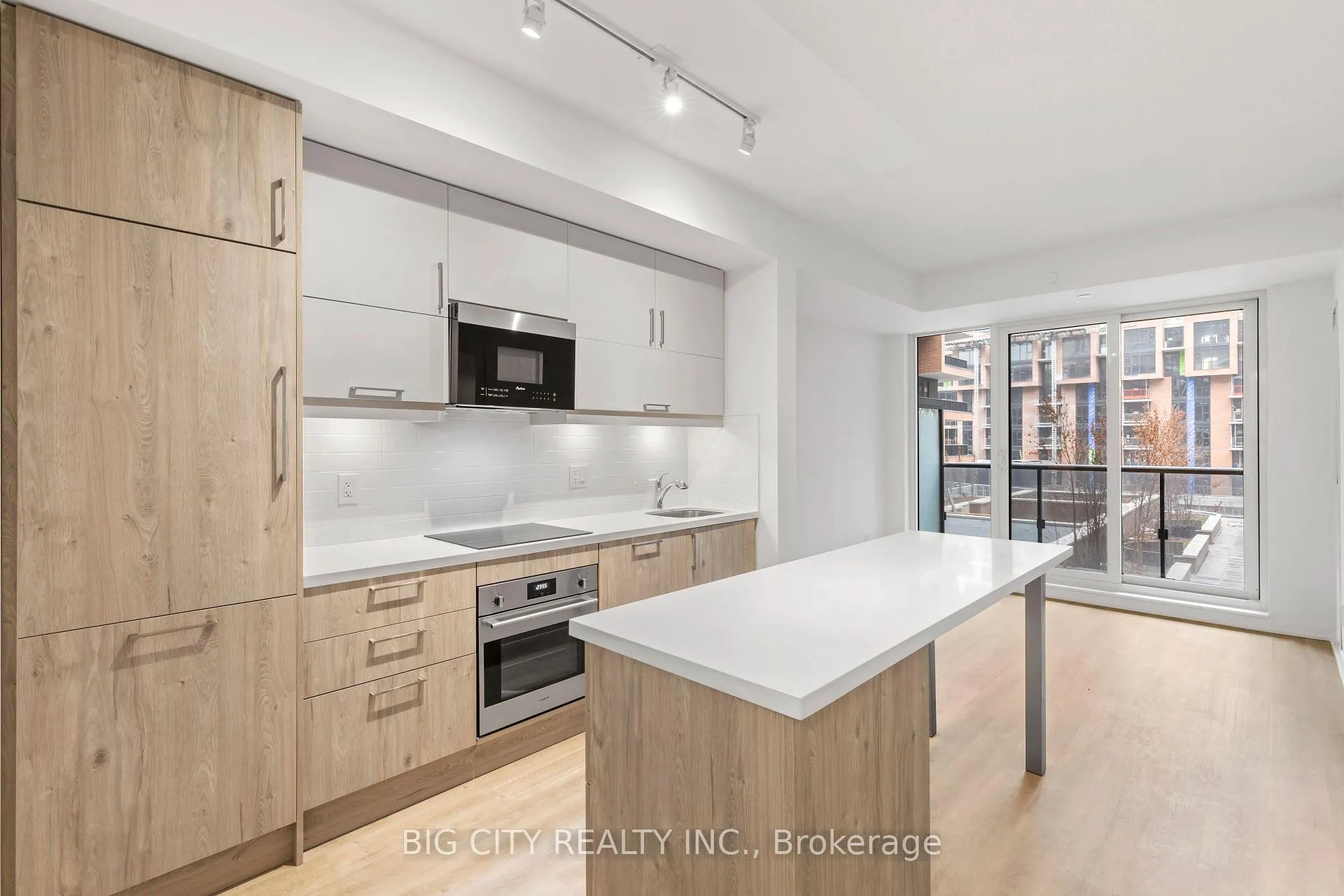 Photo 7 of Unit 603, 8119 Birchmount Road, Markham, Unionville — HOMEH