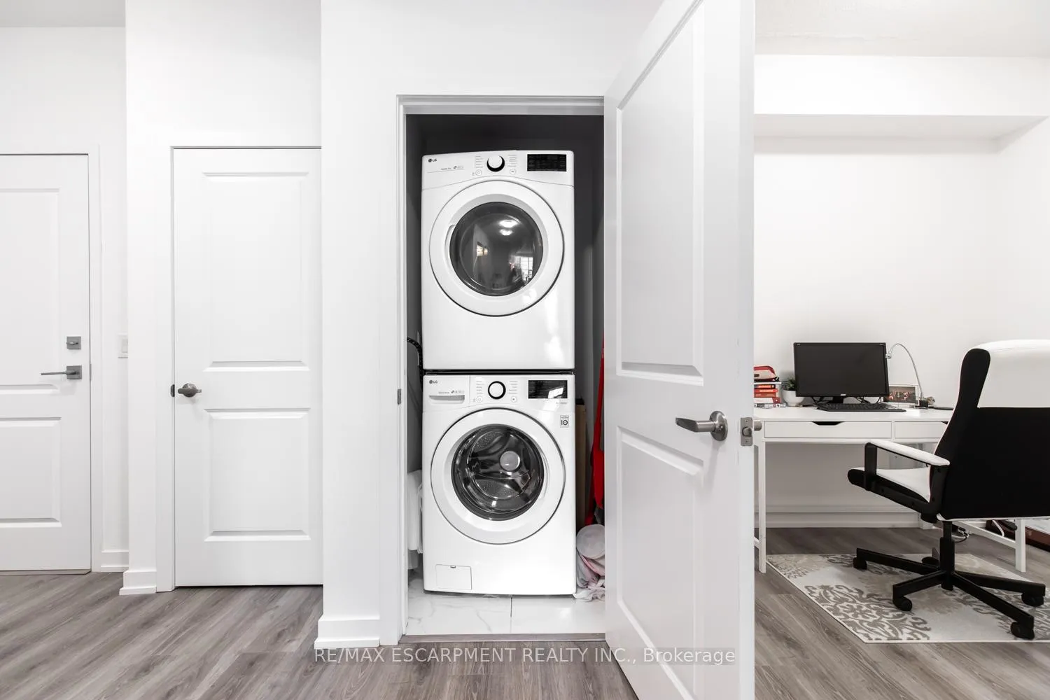 Photo 11 of Unit 301, 81 Robinson Street, Hamilton, Durand — HOMEH
