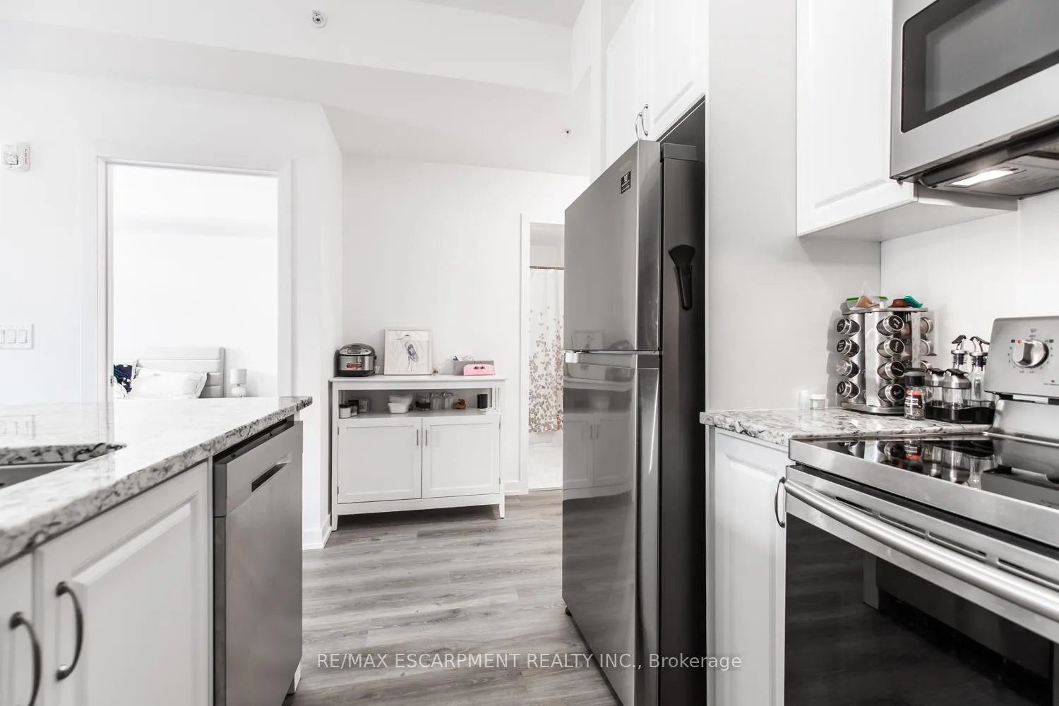 Photo 14 of Unit 301, 81 Robinson Street, Hamilton, Durand — HOMEH