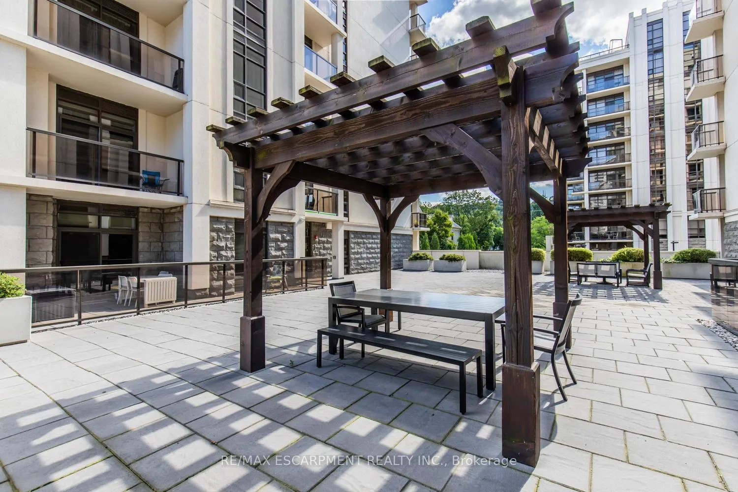 Photo 42 of Unit 301, 81 Robinson Street, Hamilton, Durand — HOMEH