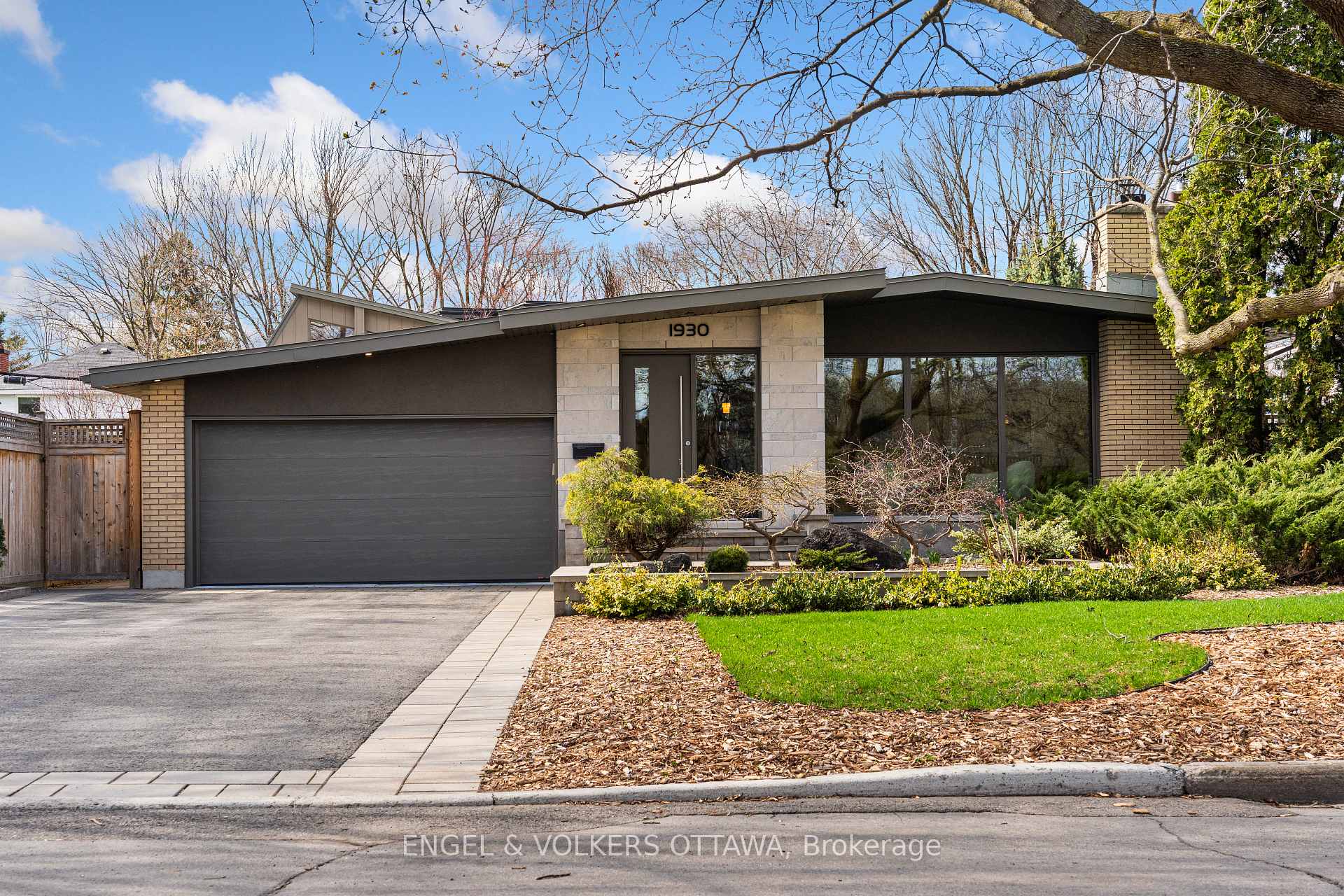 Photo 1 of 1930 Rideau Garden Drive, Ottawa, Ottawa East — HOMEH