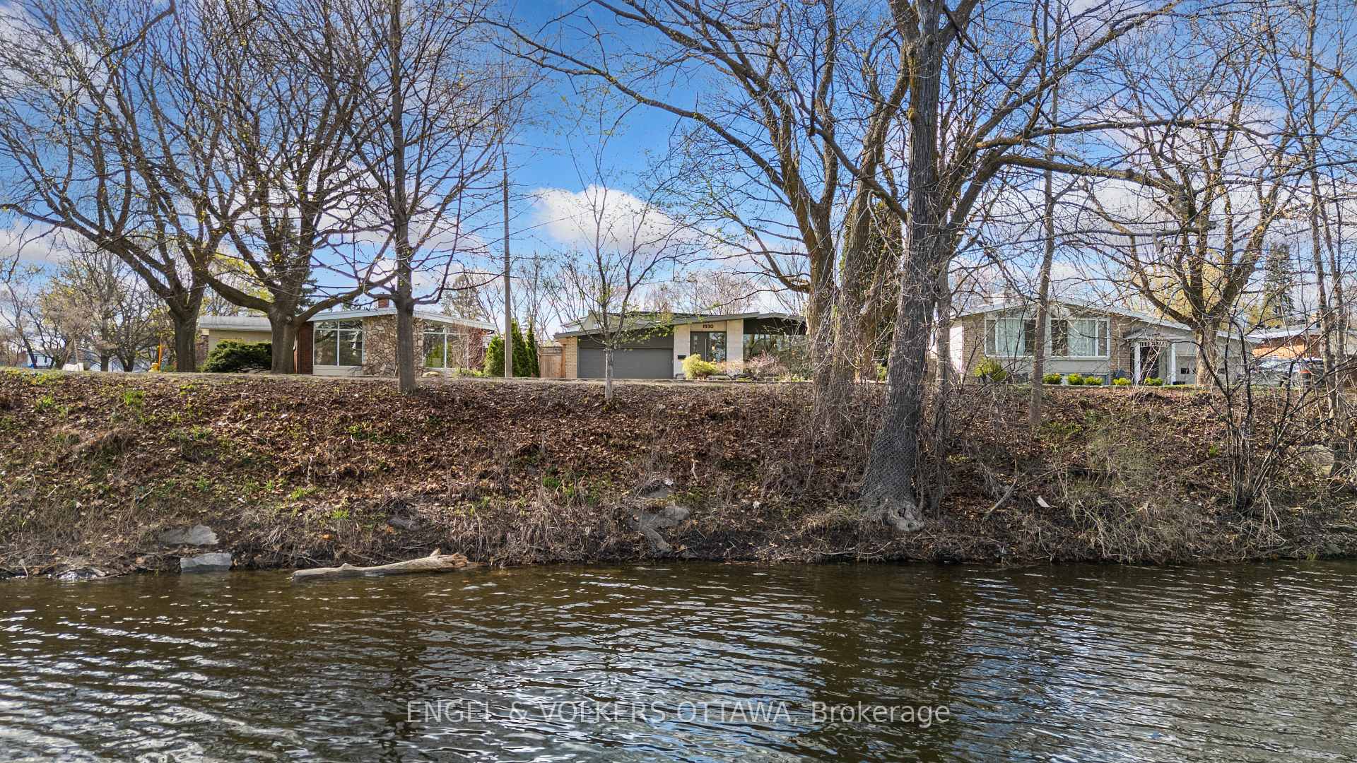 Photo 2 of 1930 Rideau Garden Drive, Ottawa, Ottawa East — HOMEH