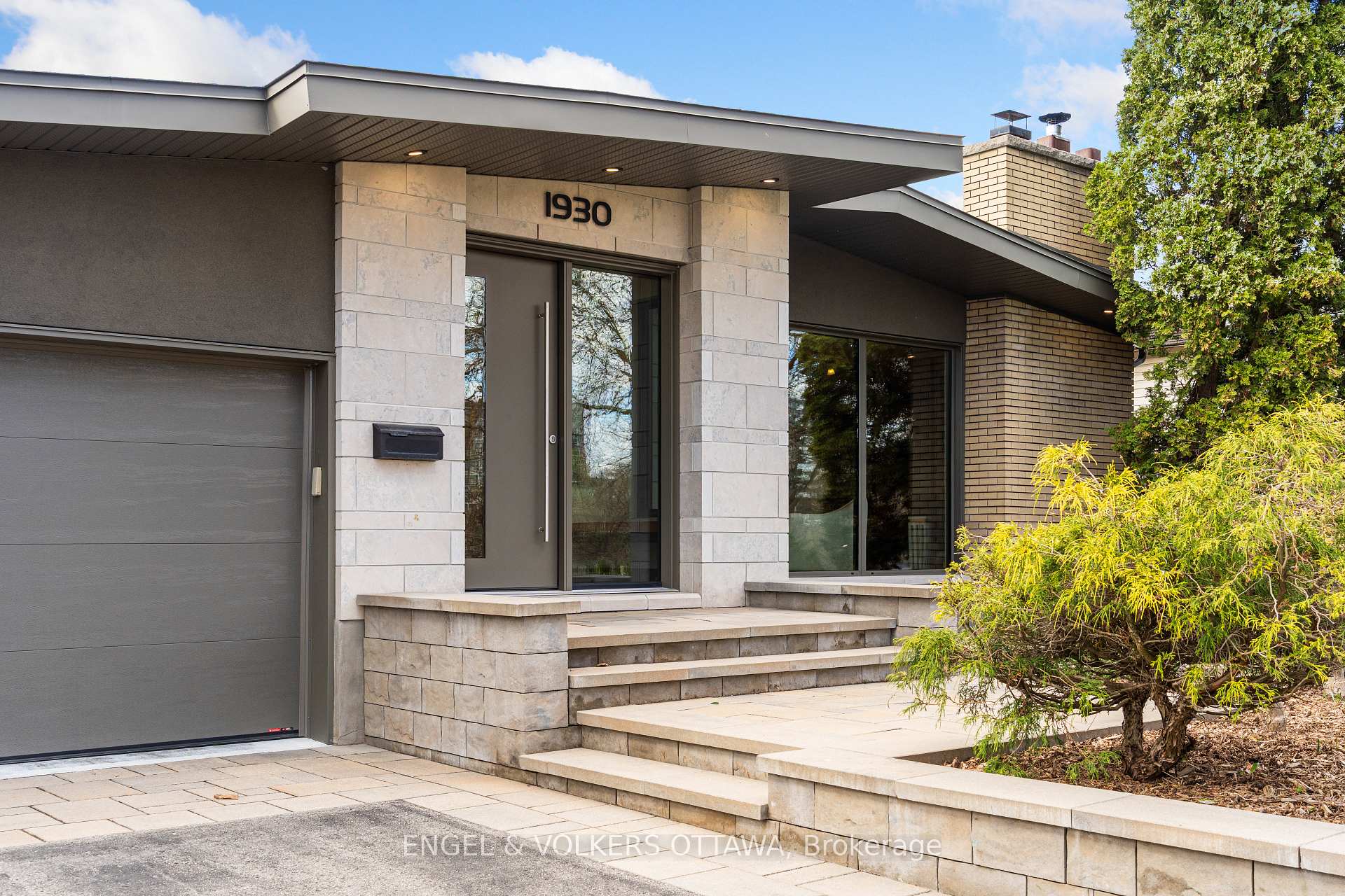 Photo 4 of 1930 Rideau Garden Drive, Ottawa, Ottawa East — HOMEH
