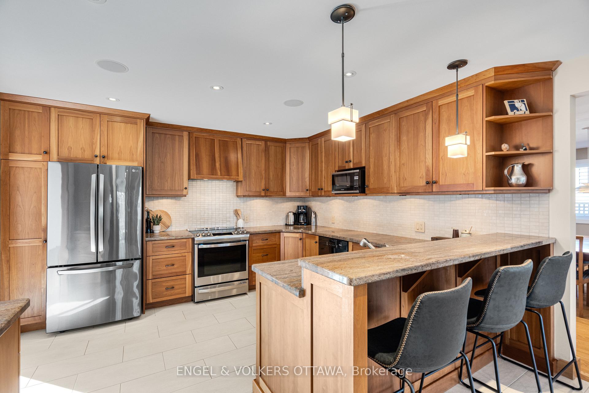 Photo 18 of 1930 Rideau Garden Drive, Ottawa, Ottawa East — HOMEH