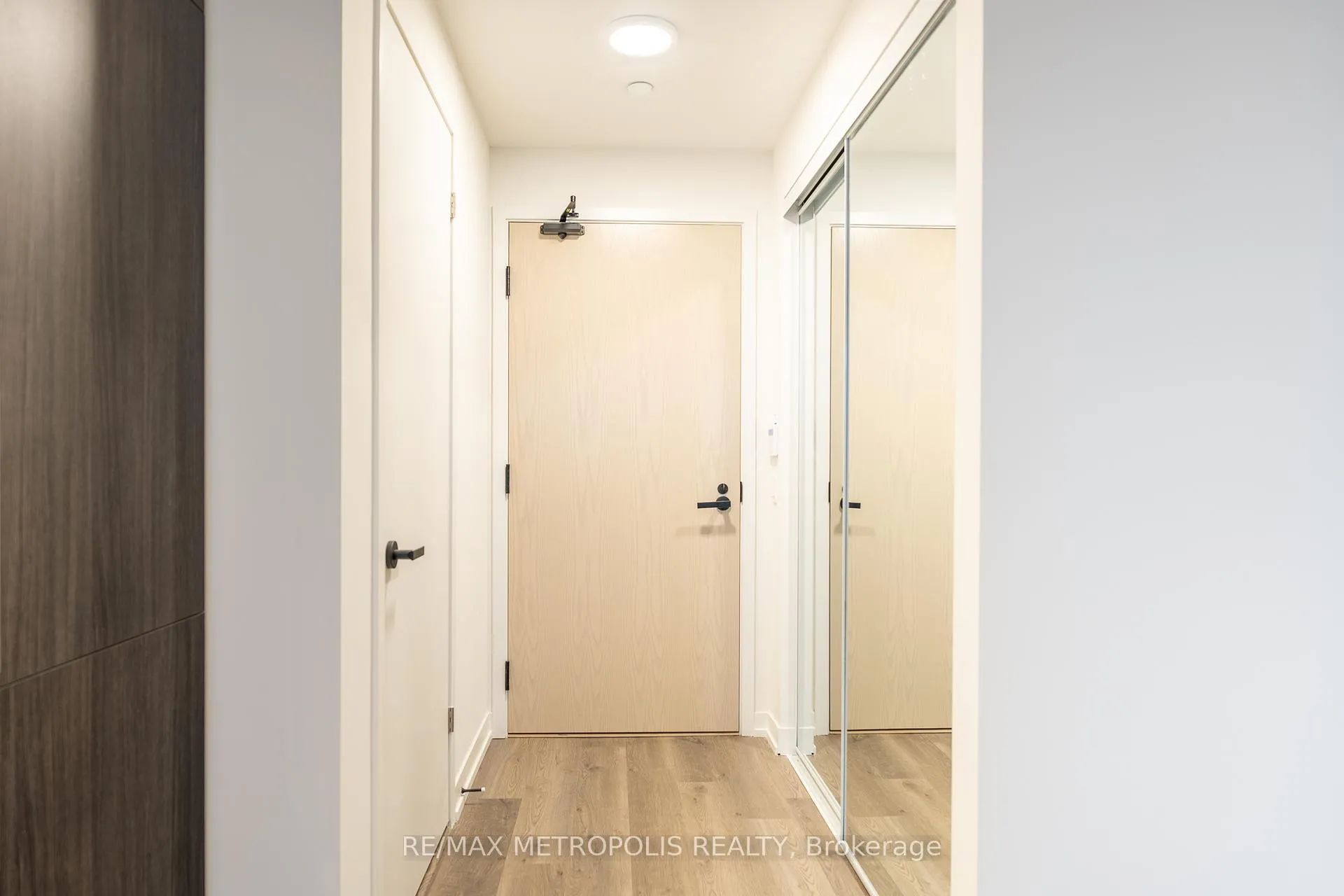 Photo 2 of Unit 5216, 195 Commerce Street, Vaughan, Vaughan Corporate Centre — HOMEH