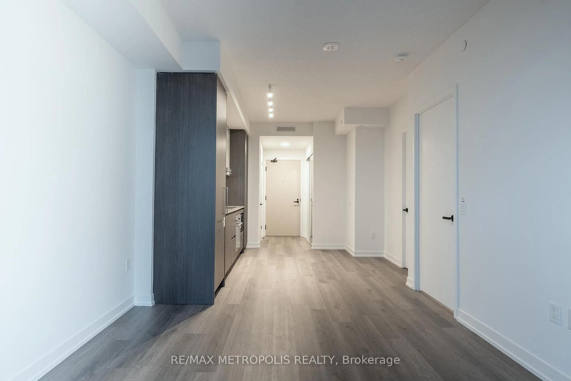 Photo 9 of Unit 5216, 195 Commerce Street, Vaughan, Vaughan Corporate Centre — HOMEH