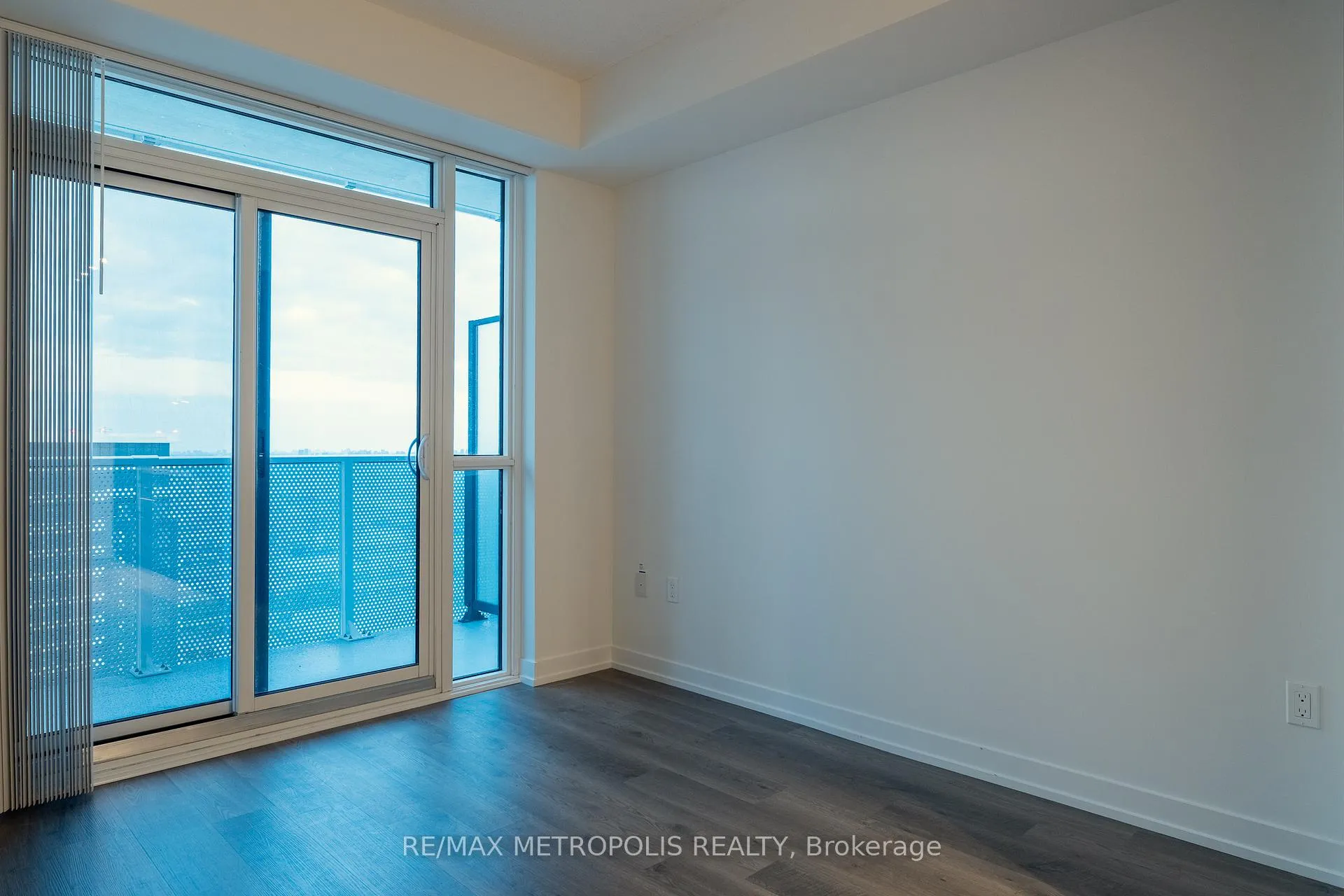 Photo 11 of Unit 5216, 195 Commerce Street, Vaughan, Vaughan Corporate Centre — HOMEH