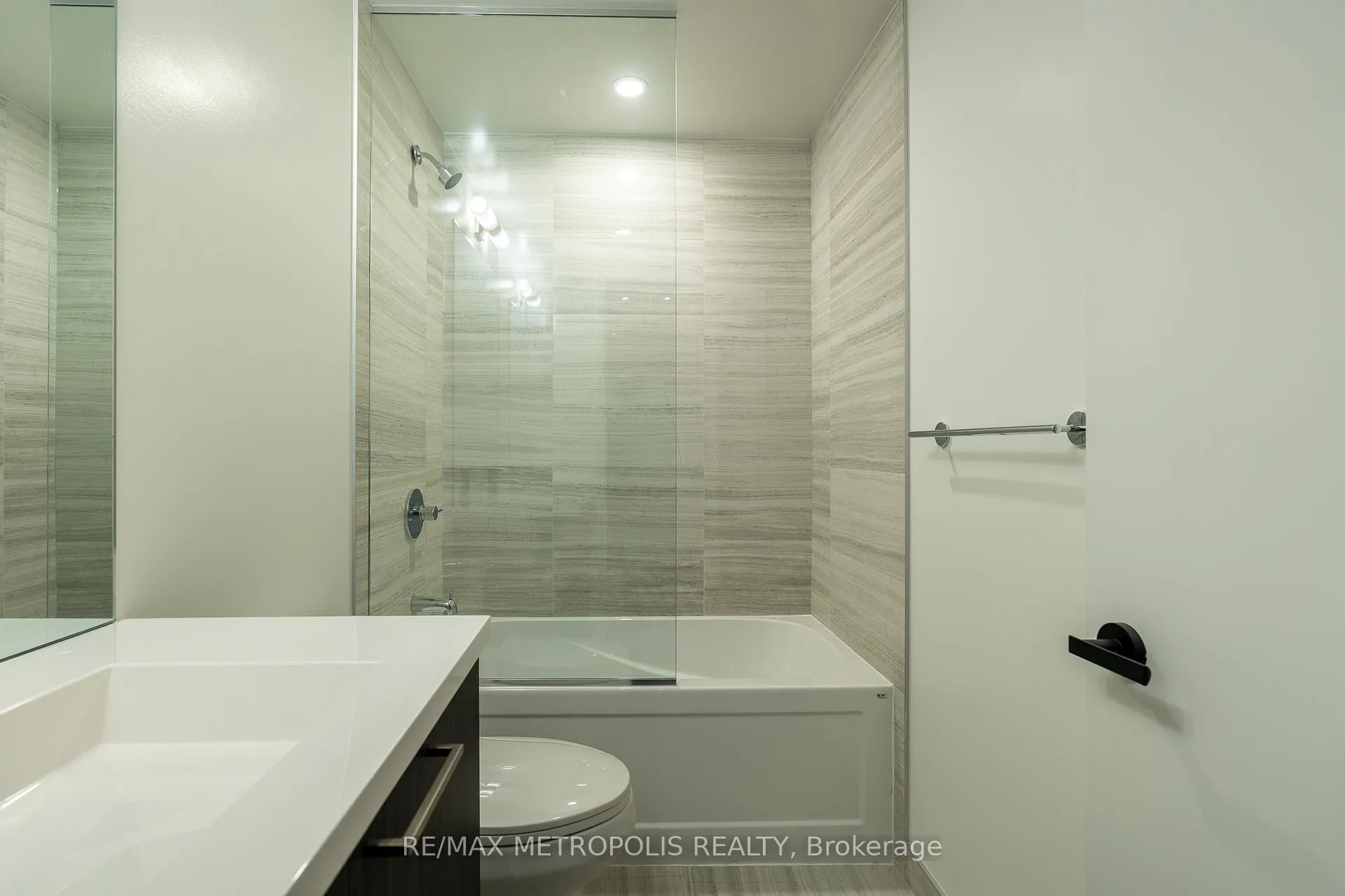 Photo 14 of Unit 5216, 195 Commerce Street, Vaughan, Vaughan Corporate Centre — HOMEH