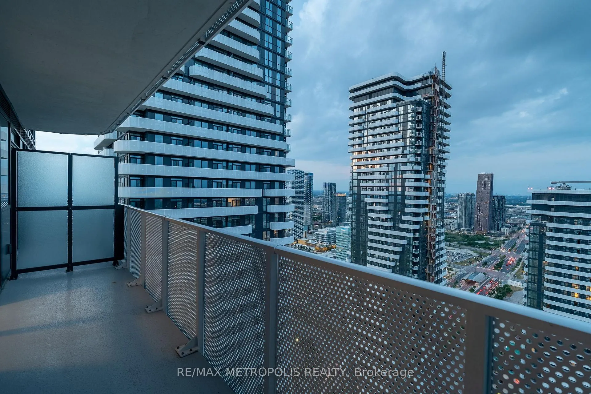 Photo 19 of Unit 5216, 195 Commerce Street, Vaughan, Vaughan Corporate Centre — HOMEH