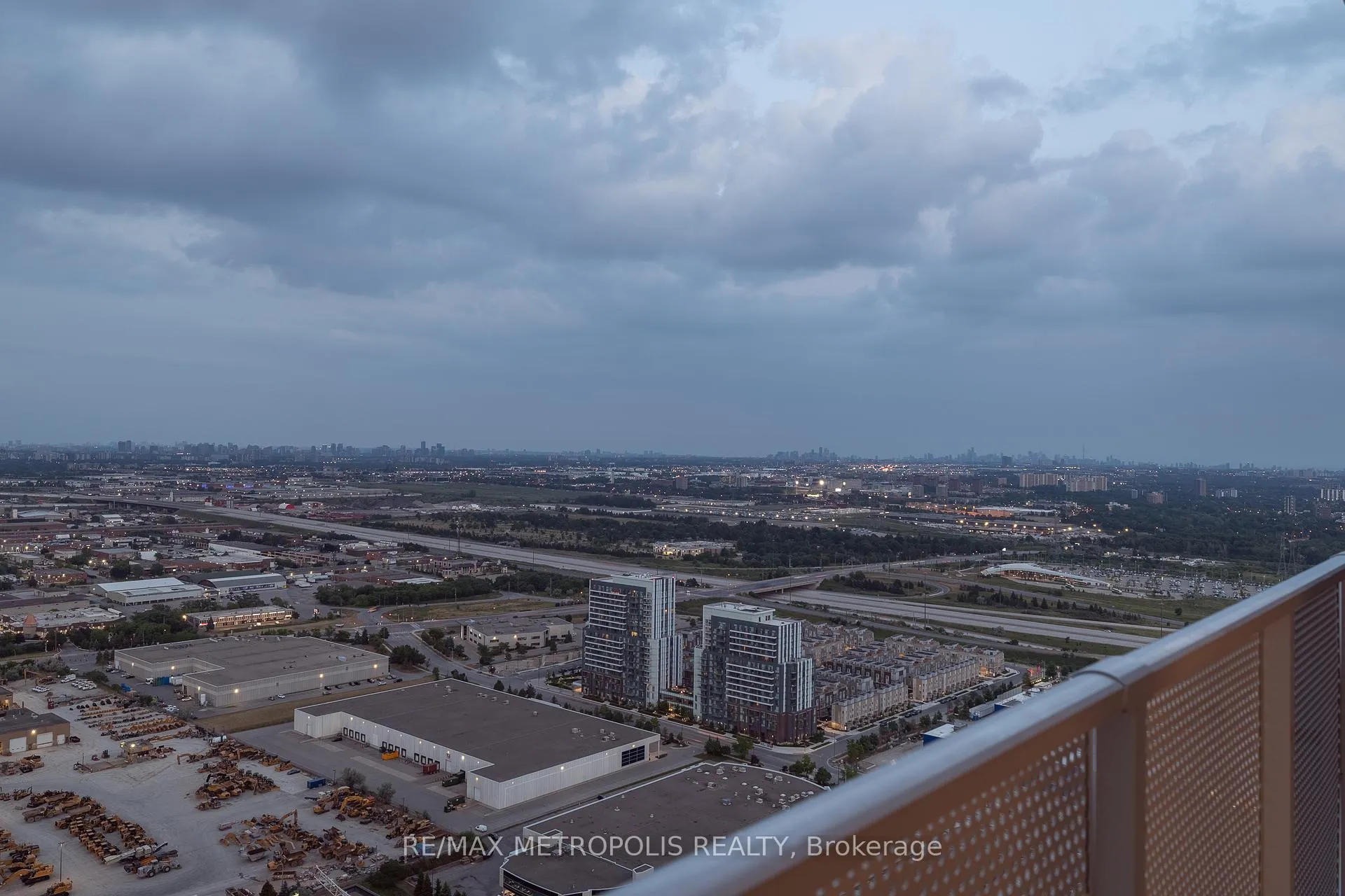 Photo 20 of Unit 5216, 195 Commerce Street, Vaughan, Vaughan Corporate Centre — HOMEH