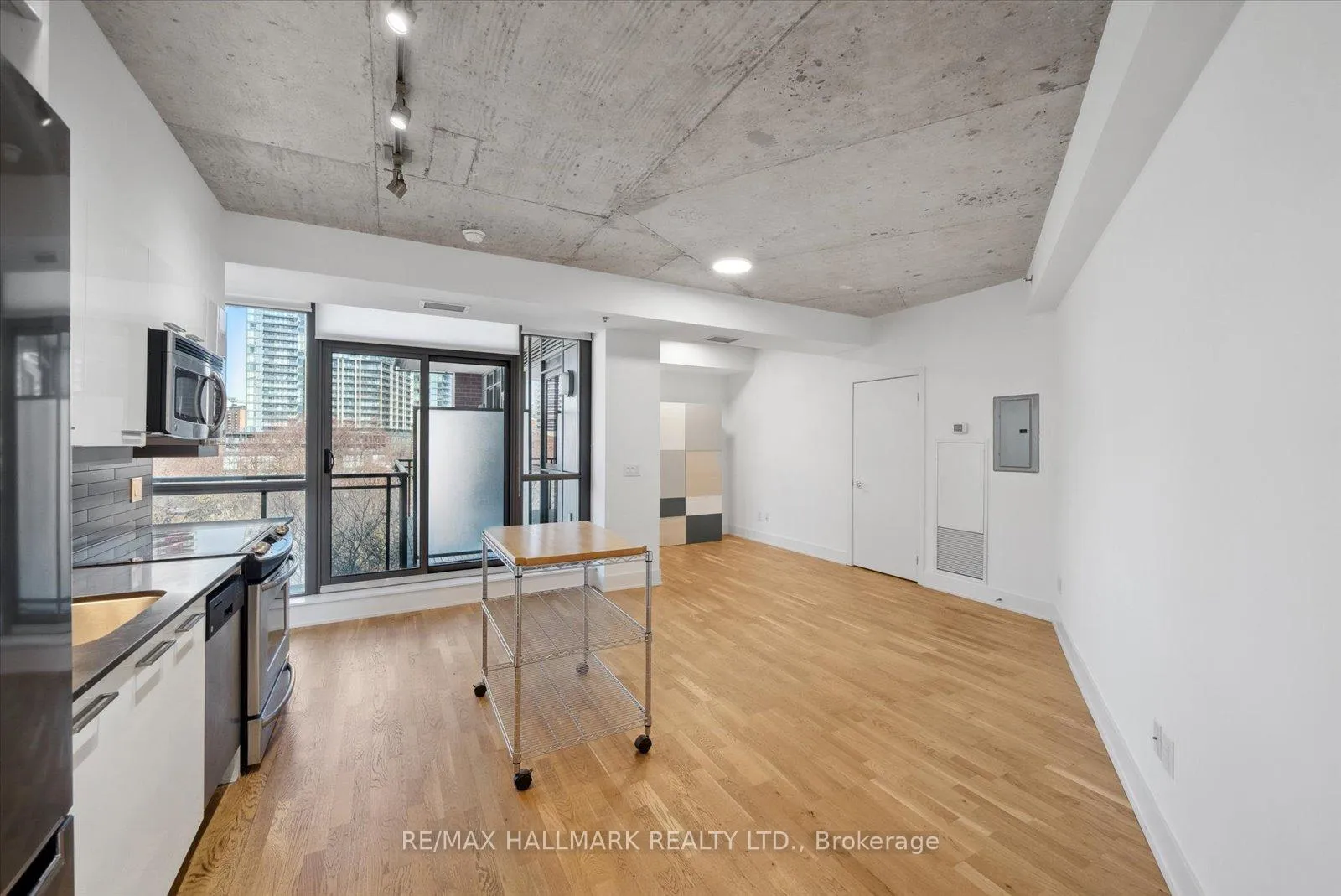 Photo 9 of Unit 611, 90 Trinity Street, Toronto, Moss Park — HOMEH