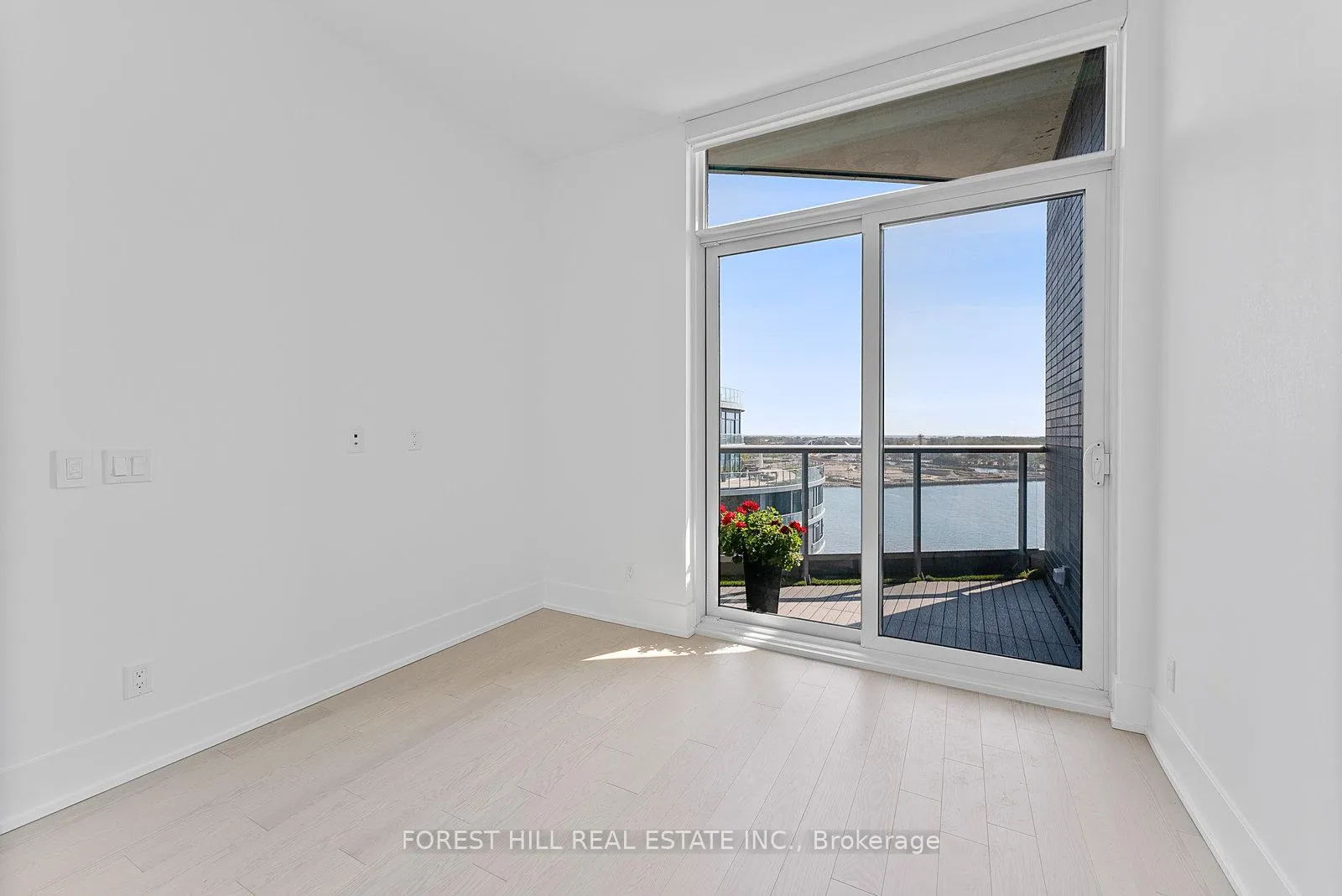 Photo 15 of Unit SPH #07, 1 Edgewater Drive, Toronto, Waterfront Communities — HOMEH