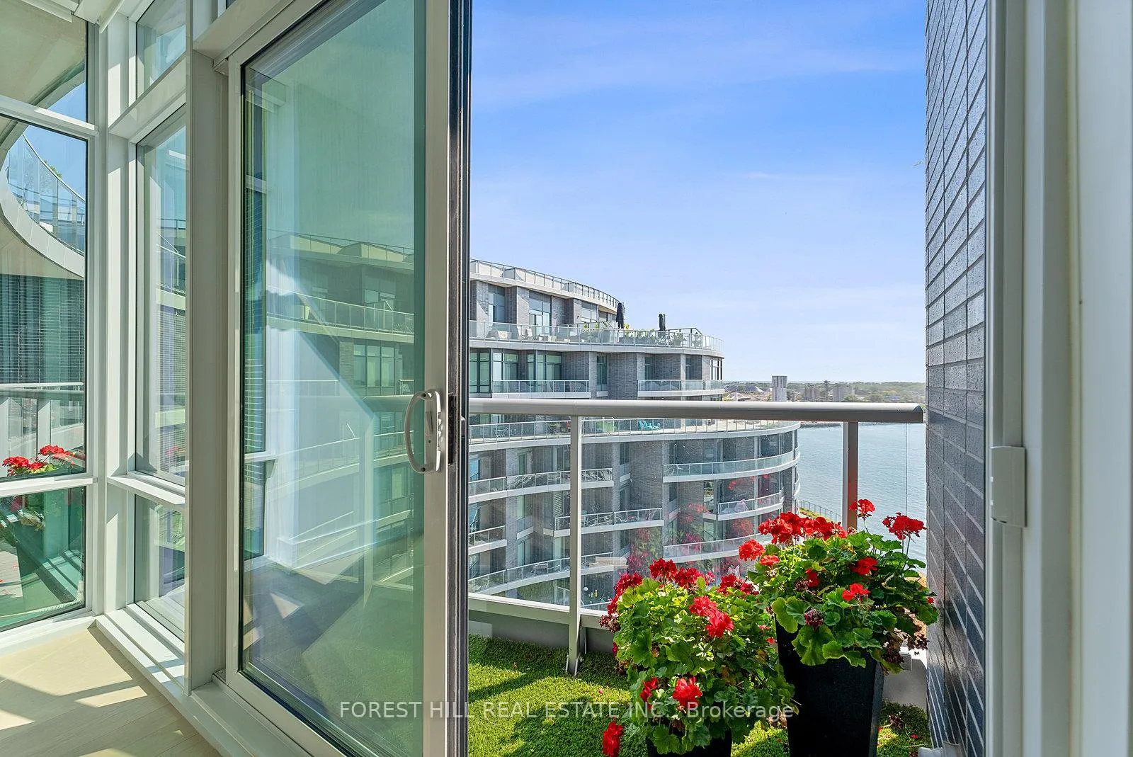Photo 16 of Unit SPH #07, 1 Edgewater Drive, Toronto, Waterfront Communities — HOMEH